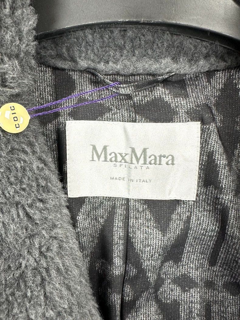 Max Mara Max Mara Classic Main Line Teddy Size XS / US 0-2 / IT 36-38 - 3 Thumbnail