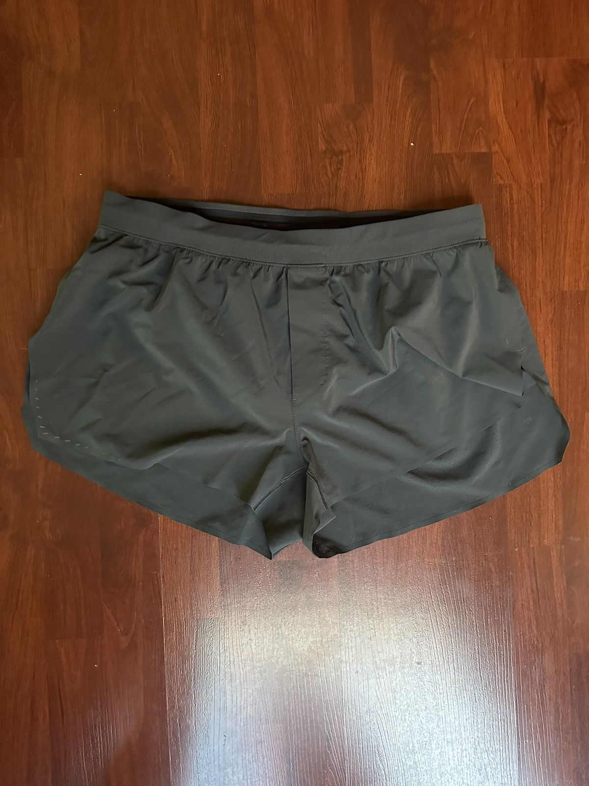 Lululemon Lululemon 3” shorts Size US 34 / EU 50 - 3 Thumbnail