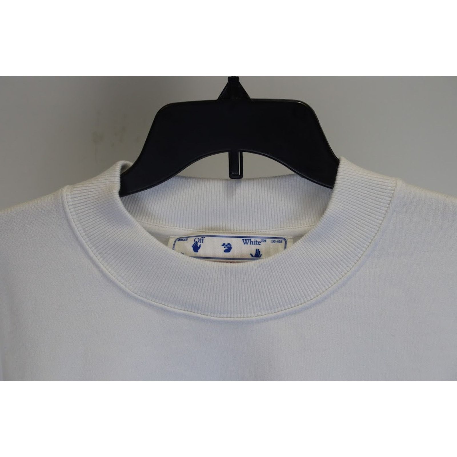 Off-White o1rshd1 Spray Helv Skate Crewneck in White/Black Size US XL / EU 56 / 4 - 2 Thumbnail