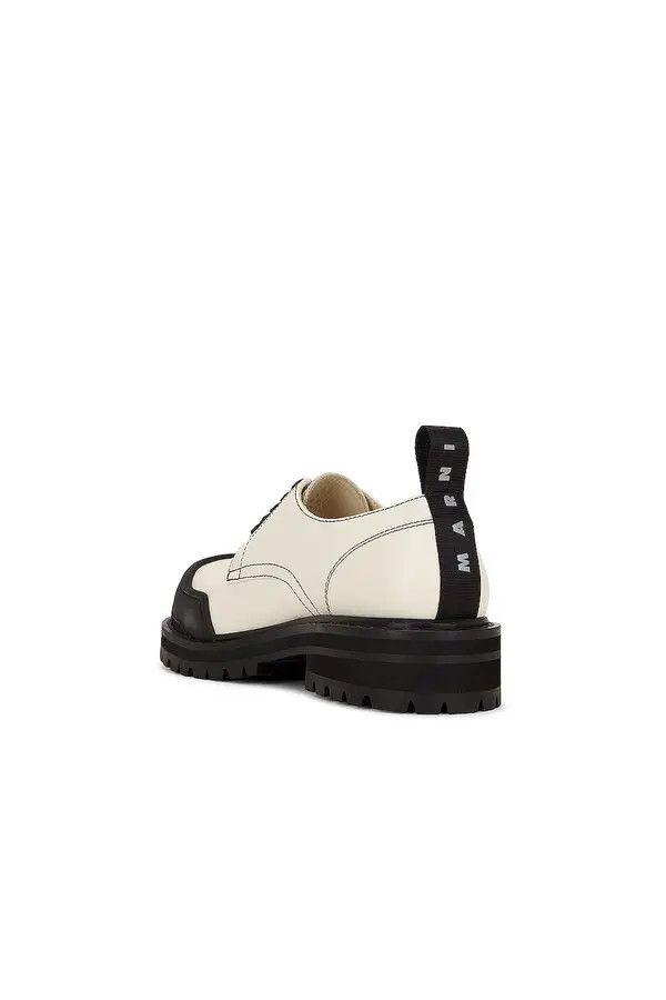 o1w1db11225 Dada Derby Shoes in White/Black