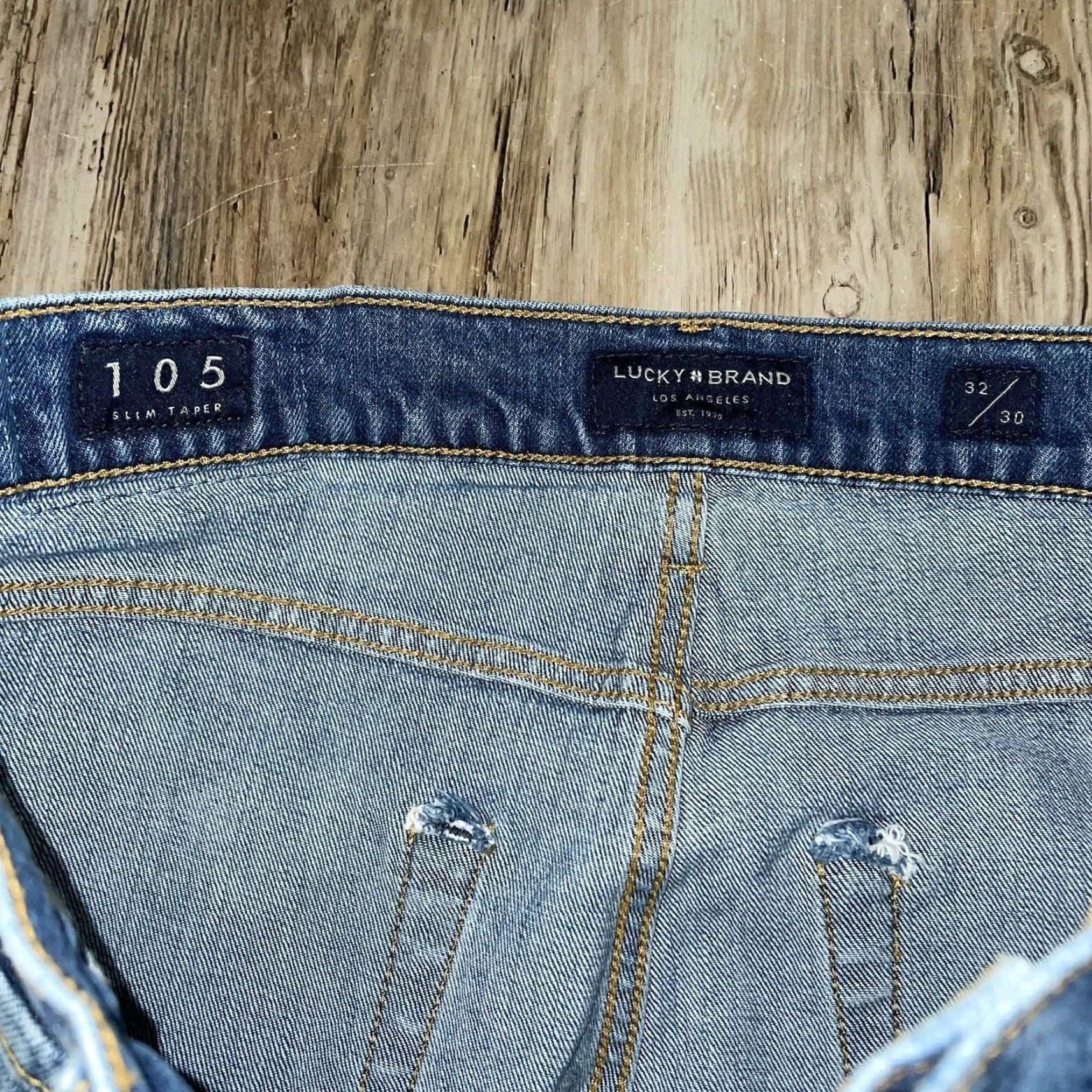 Lucky Brand VINTAGE? Actually not vintage. Lucky Brand Jeans Men 32x30 Slim Taper Blue Denim 105 Slim Tapered Blue Mens 32x30 Size US 32 / EU 48 - 4 Thumbnail