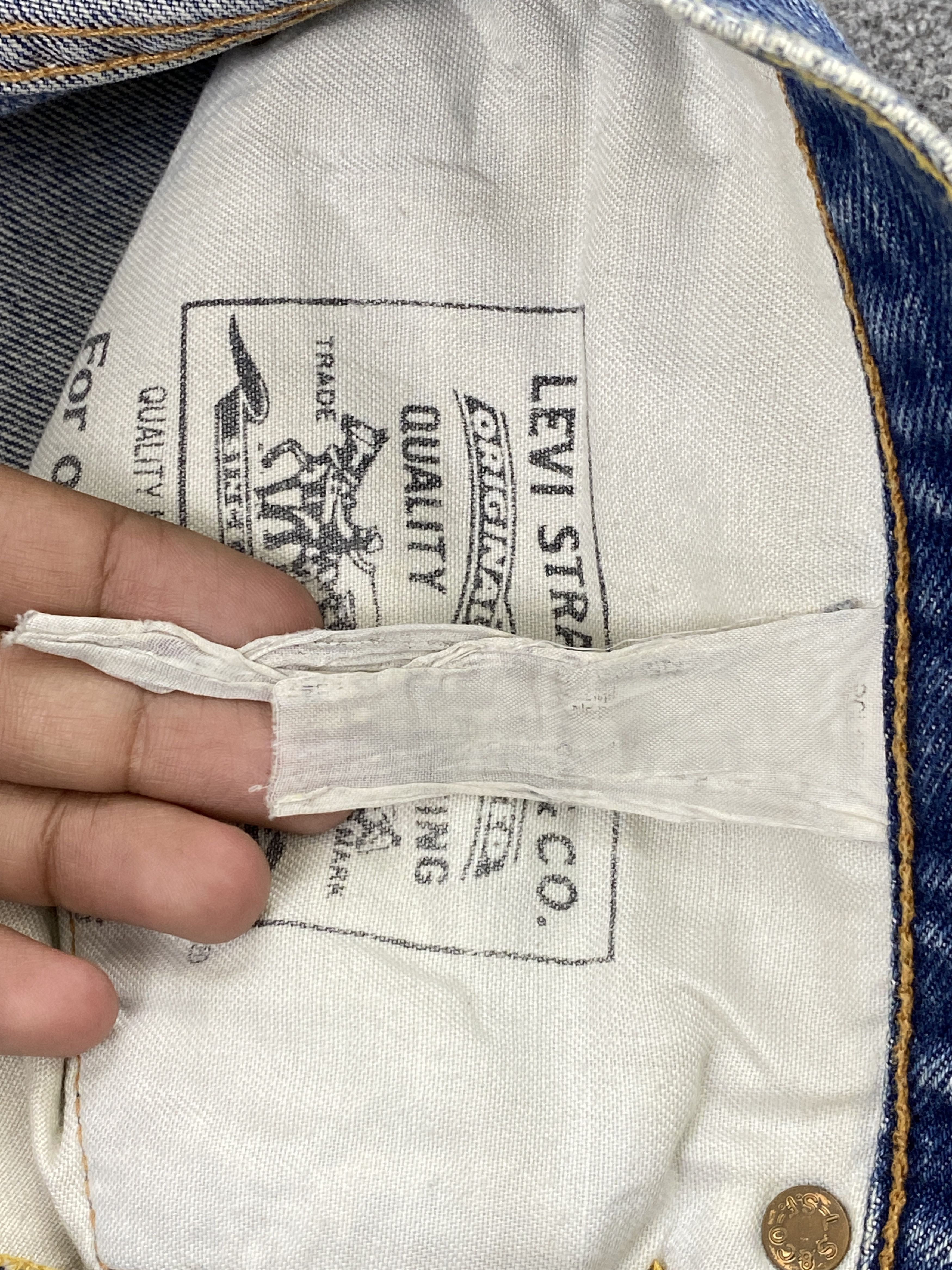Levi's × Vintage Distressed Faded Blue Vintage 90s Levi's 505 Jeans Size US 32 / EU 48 - 13 Thumbnail