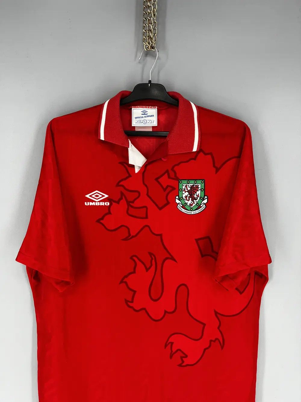 Sports Specialties Vintage Wales Home Football Shirt 1993/94 Adults Umbro Size US L / EU 52-54 / 3 - 6 Thumbnail