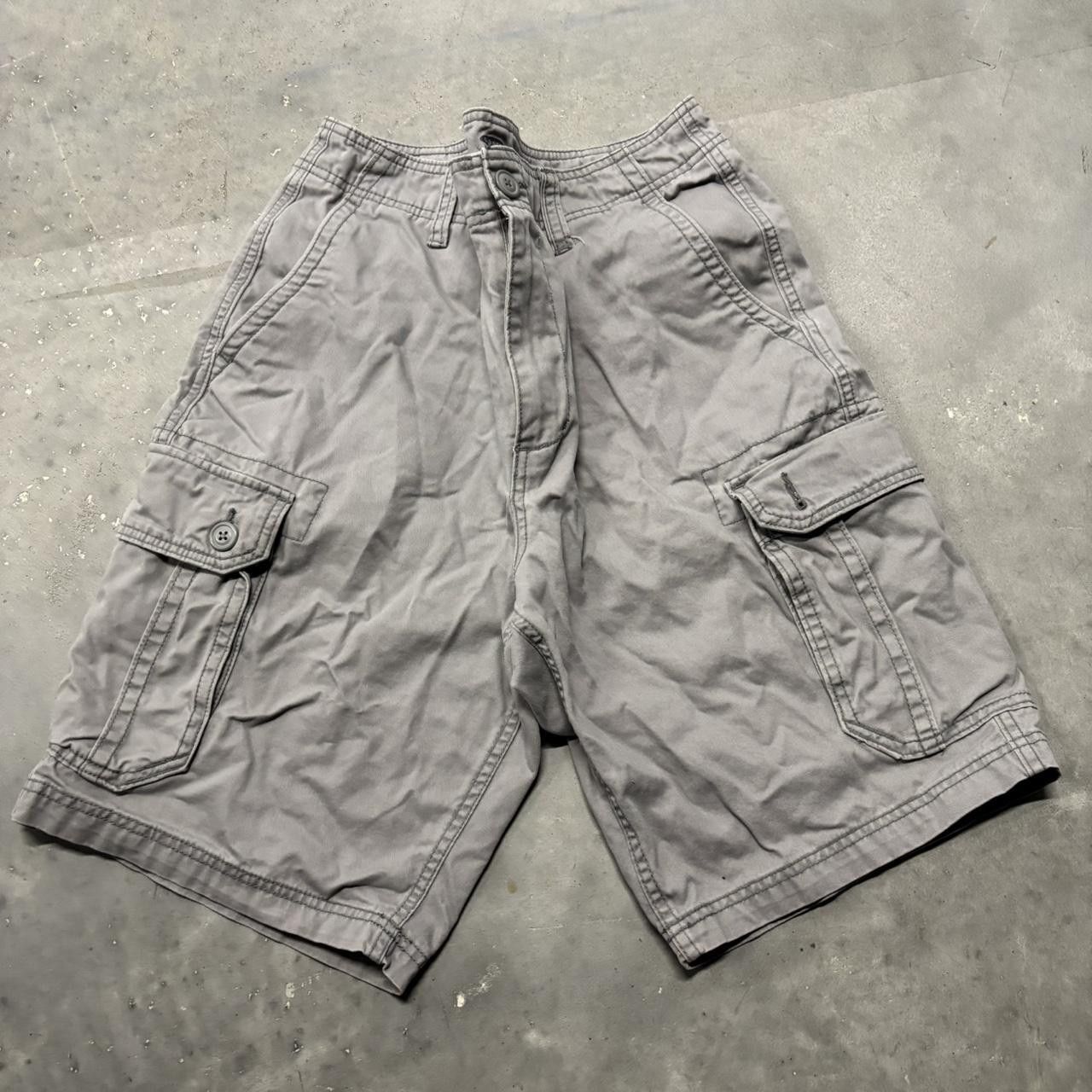 Japanese Brand × Vintage Crazy Vintage Y2K/2000s Baggy Light Grey Streetwear Skater Style Cargo Shorts! Size US 33 - 1 Thumbnail