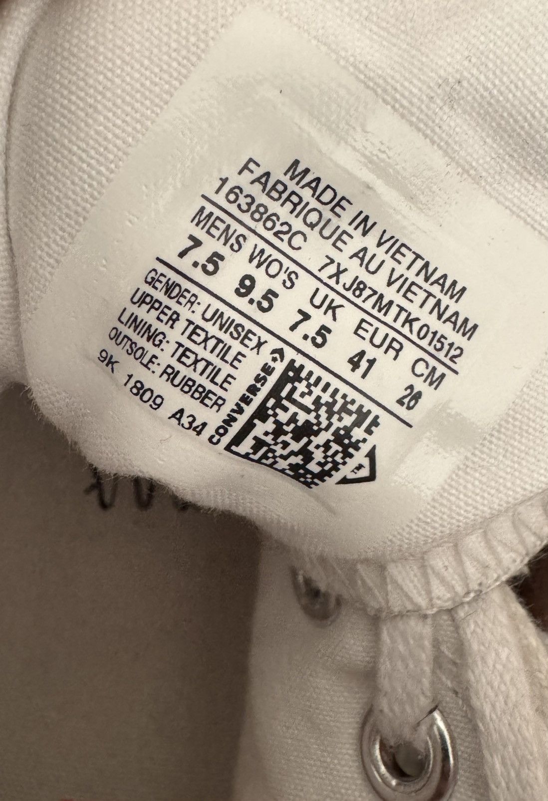 Converse × Off-White Off-White x Converse Chuck 70 Hi US7.5, EU 41 Size US 7.5 / EU 40-41 - 6 Thumbnail