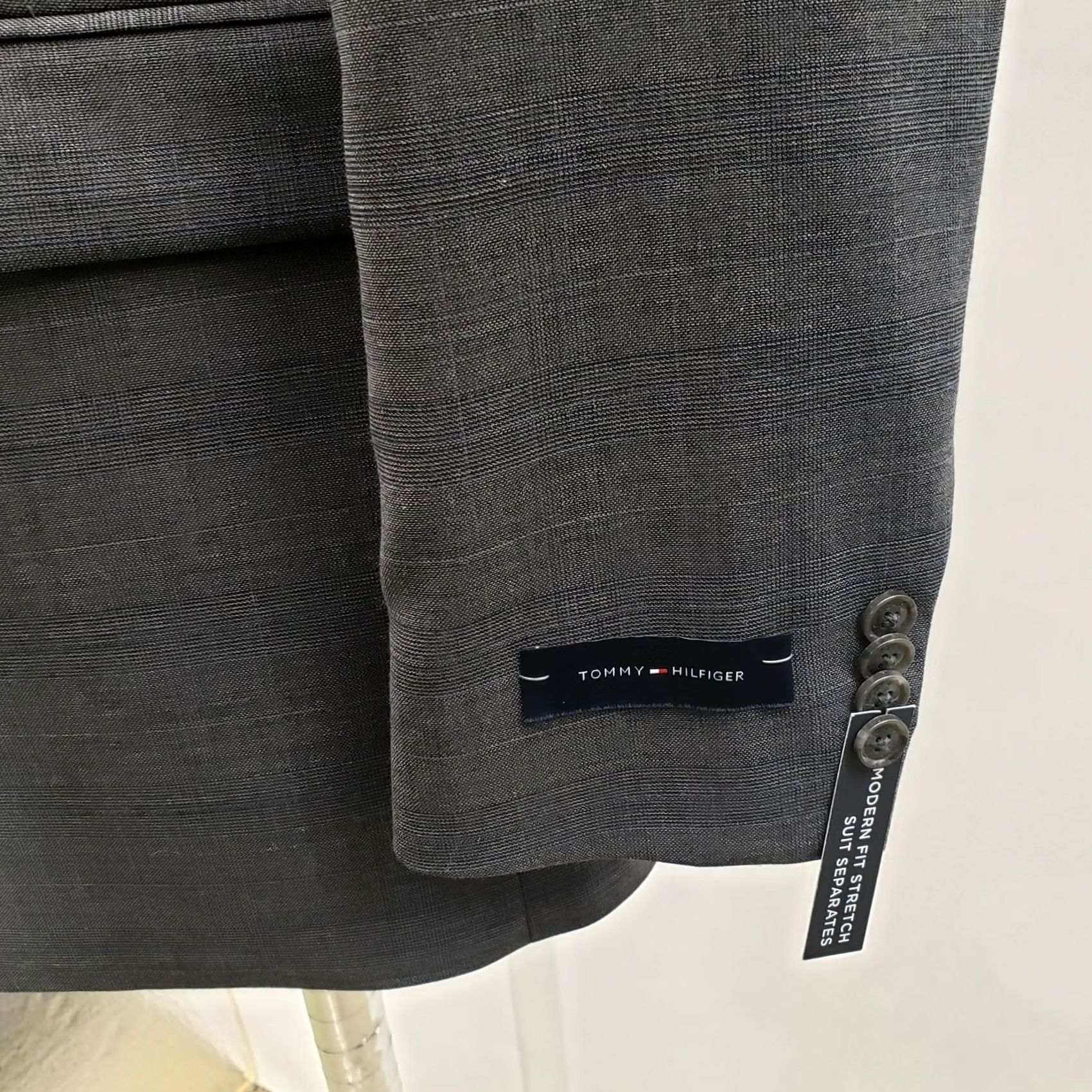 Tommy Hilfiger Tommy Hilfiger Blazer Men 38R Wool/Poly/Spandex Gray/Blue Stretch Notch Lapel Single-Breasted Check 38R Mens Regular Jacket Blazer Size 38R - 4 Thumbnail