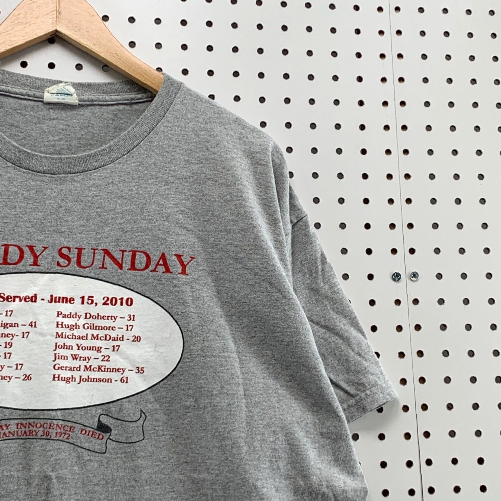 Delta VINTAGE Delta Short Sleeve T-Shirt XL Gray "Bloody Sunday Justice Served" Unisex Adults Crew Neck Graphic Print 2010-2019 Size US 36 / EU 52 - 3 Thumbnail