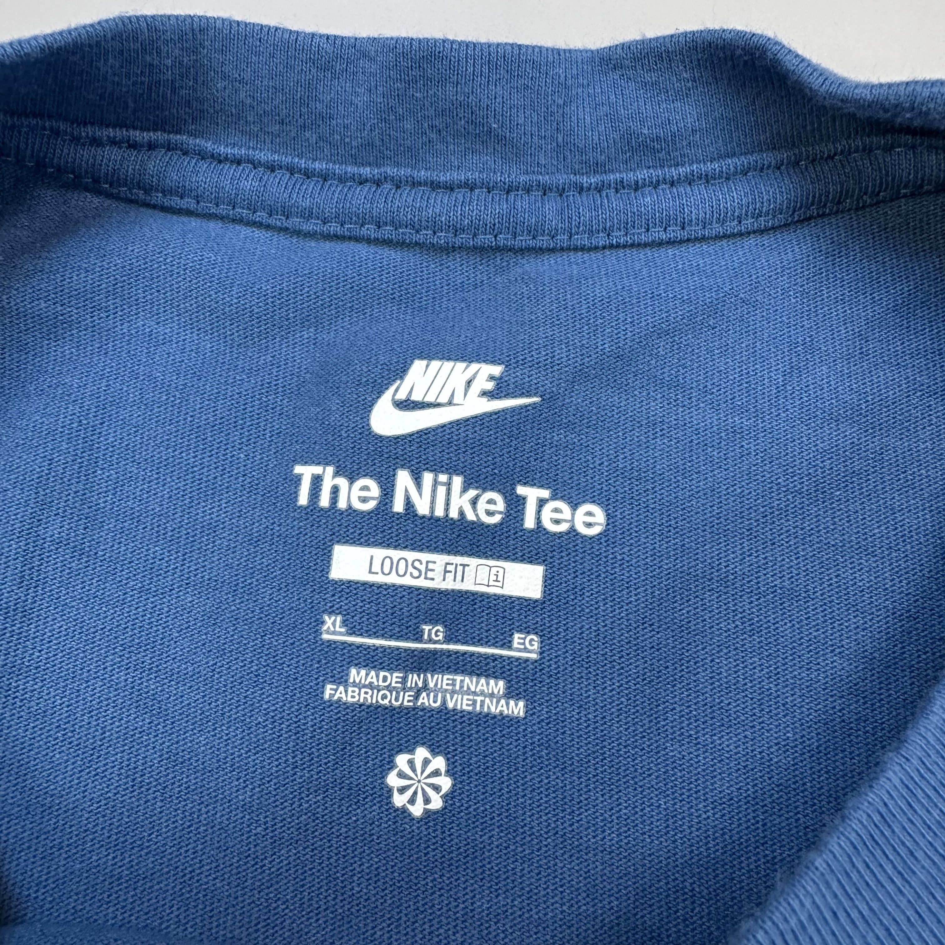 Nike NIKE MOVE COUNSCIOUSLY LONGSLEEVE BLUE PRINTED SWEATSHIRT Size US XL / EU 56 / 4 - 5 Thumbnail