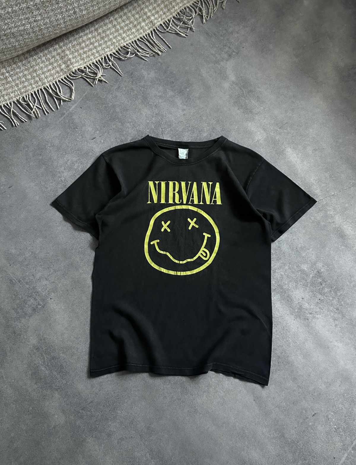 Nirvana × Vintage Vintage Nirvana Smile Amplified 00s shirt mens true faded Size US S / EU 44-46 / 1 - 1 Thumbnail