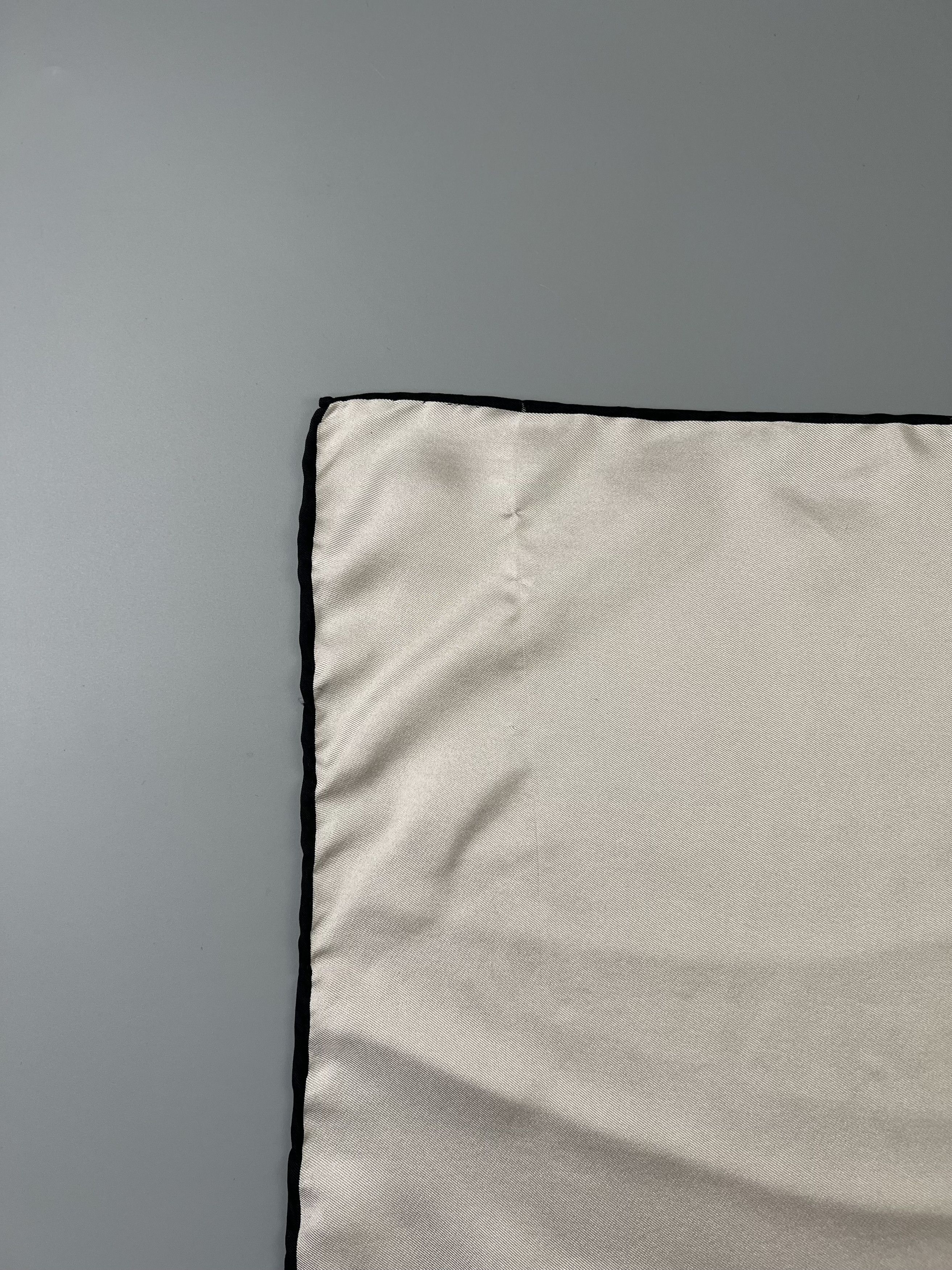 Gucci Gucci Bamboo Silk Scarf Size ONE SIZE - 4 Thumbnail