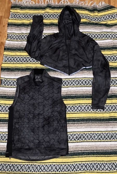 image of Nike Men Aeroloft Tech Pack Black 2 In 1Jacket And Vest Size M