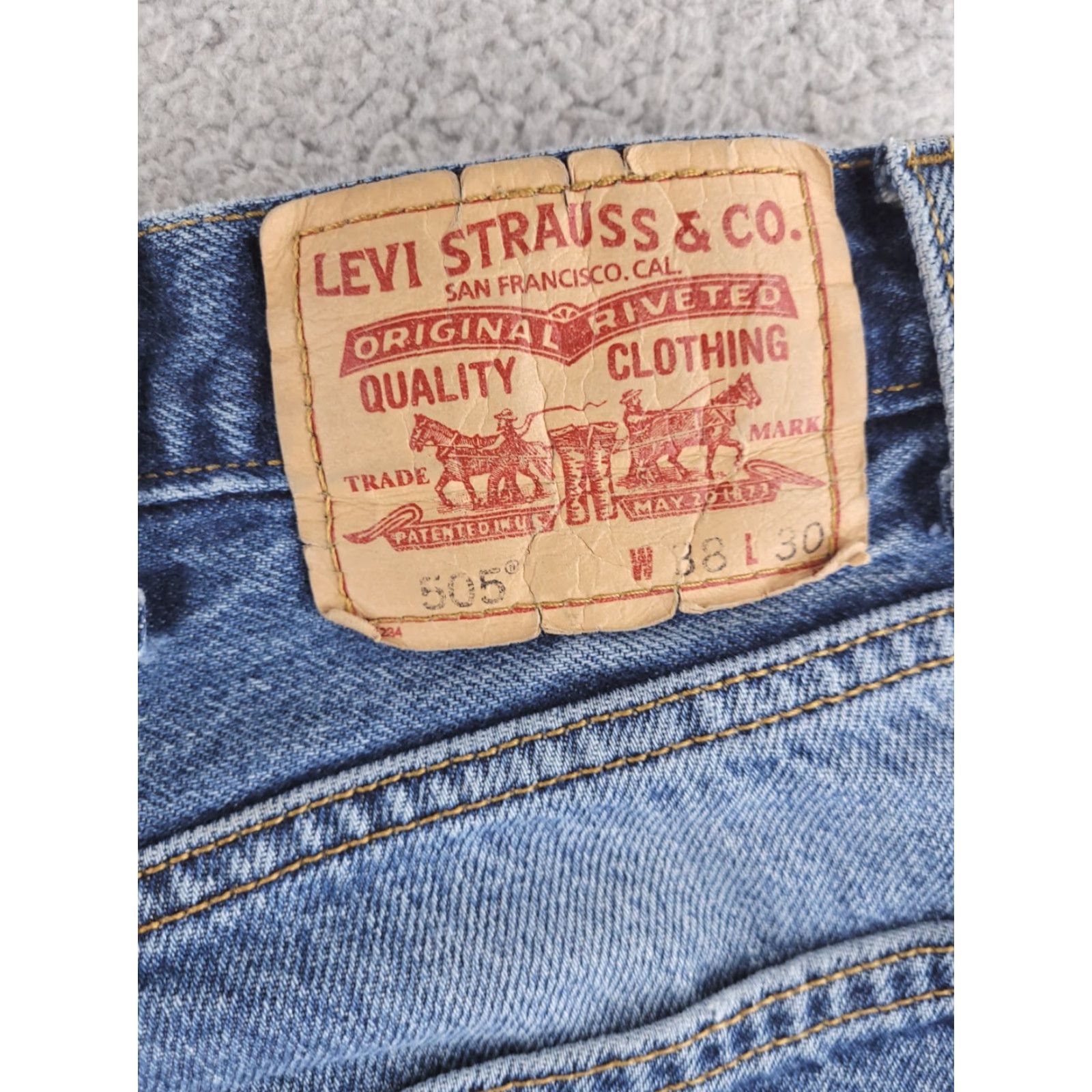 Levi's Levis Jeans Mens 36x30 Blue 505 Straight Fit Distressed Medium Wash Jeans Regular Distressed Men's Jeans 505 Straight blue 36x30 Size US 36 / EU 52 - 3 Thumbnail