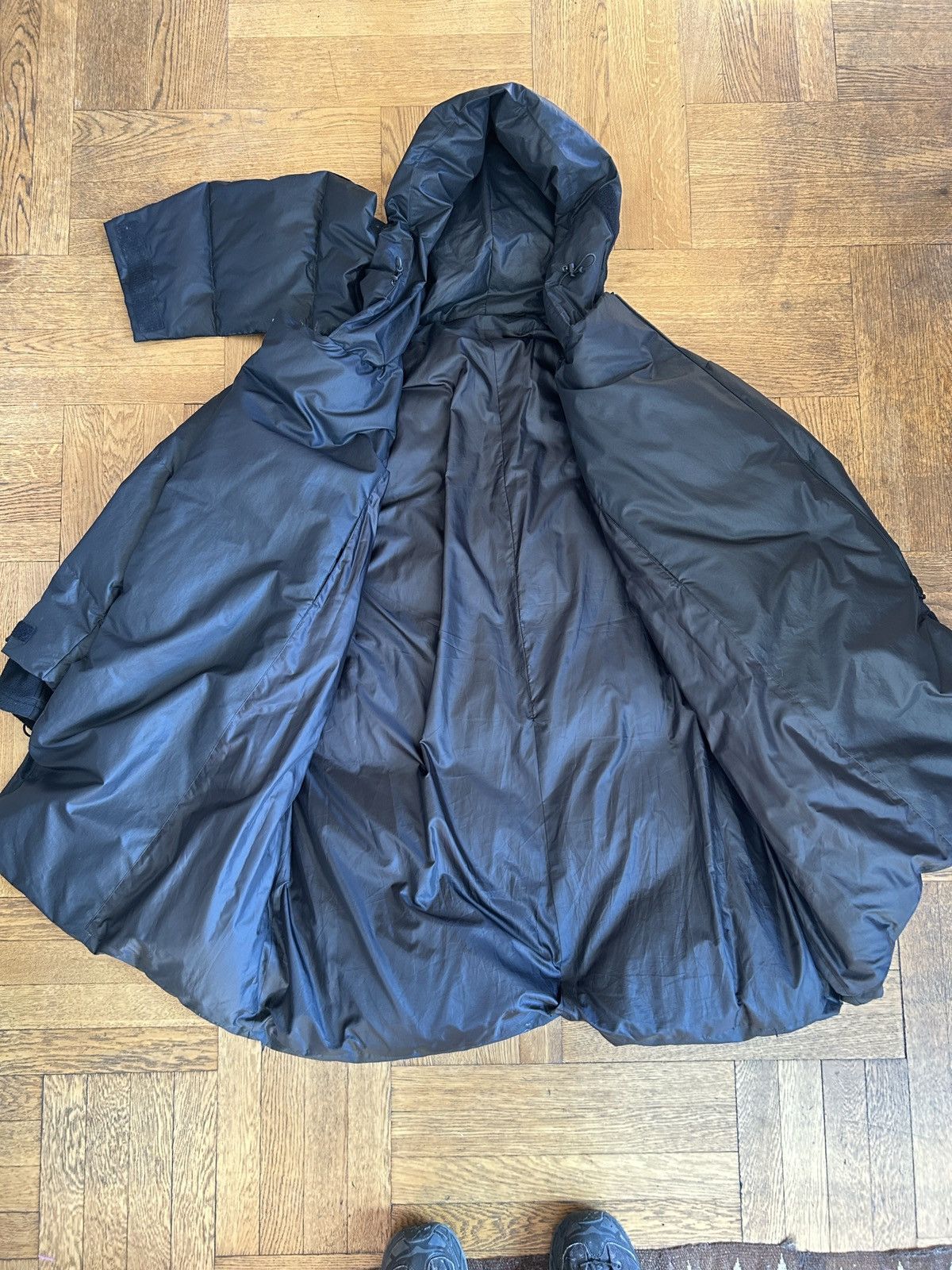 Julius AW18 Mask Asymmetrical Down Coat Size US M / EU 48-50 / 2 - 4 Thumbnail