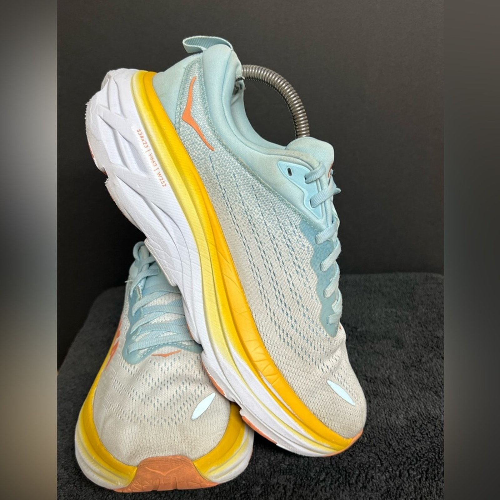 Hoka Hoka One One Women’s Bondi 8 Blue Shoes Size 9 B US Size US 9 / IT 39 - 4 Thumbnail