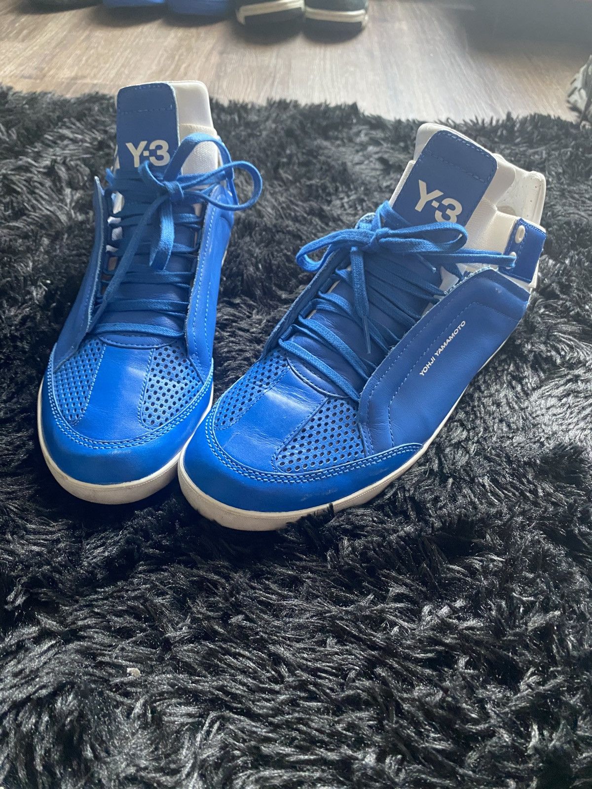 y-3 yohji yamamoto blue and white