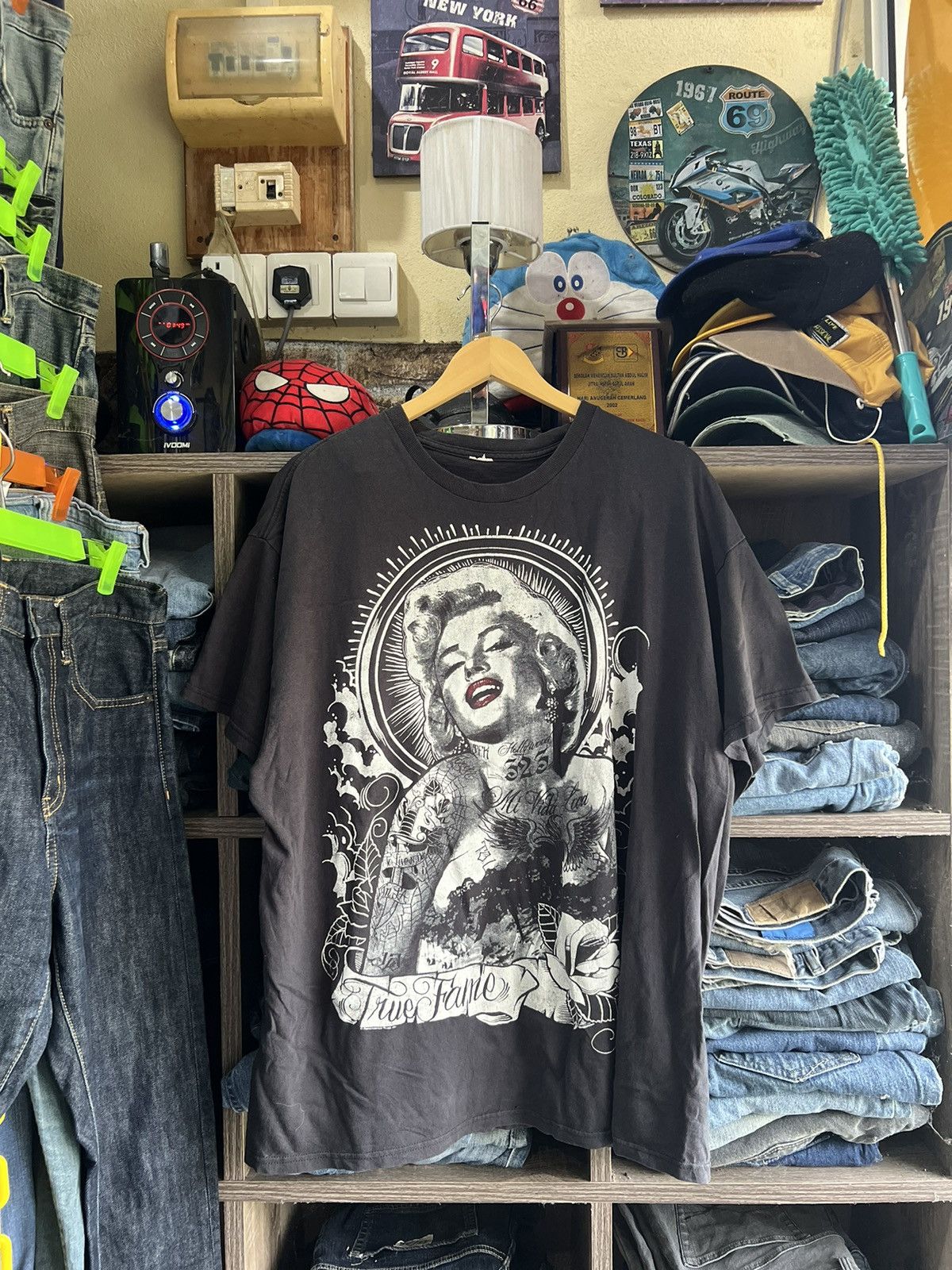 Japanese Brand 🔥Vintage Marilyn Monroe True Fame Tees Size US XL / EU 56 / 4 - 1 Thumbnail