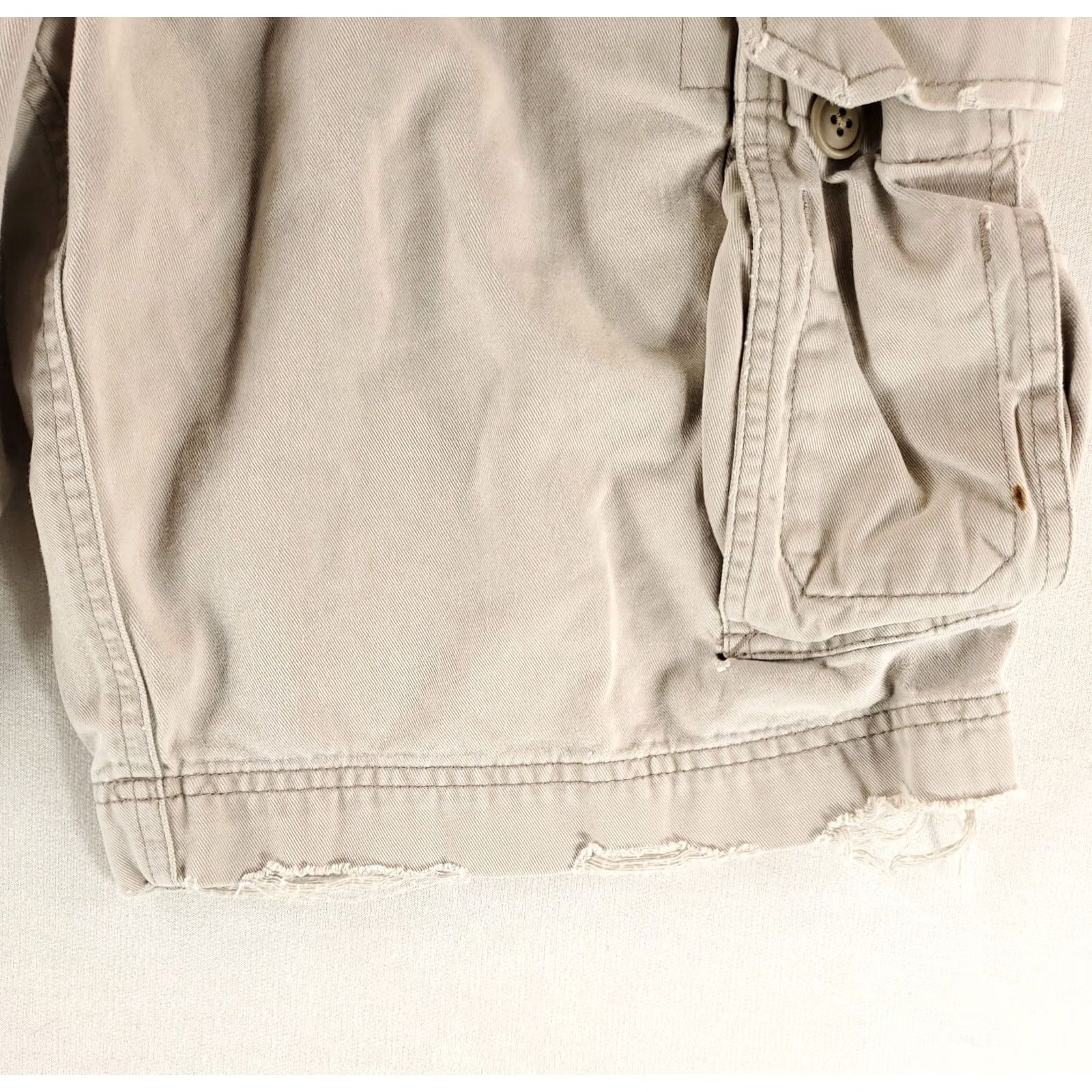 Abercrombie & Fitch Abercrombie & Fitch Cargo Shorts Tan Distressed Holes Zip Drawstring Mens 32 Beige Size US 32 / EU 48 - 3 Thumbnail