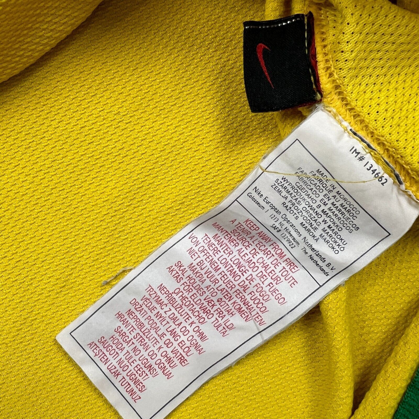 Nike VTG 2006 Nike Ronaldinho Brazil Soccer Jersey Large FIFA Cup Size US L / EU 52-54 / 3 - 12 Thumbnail