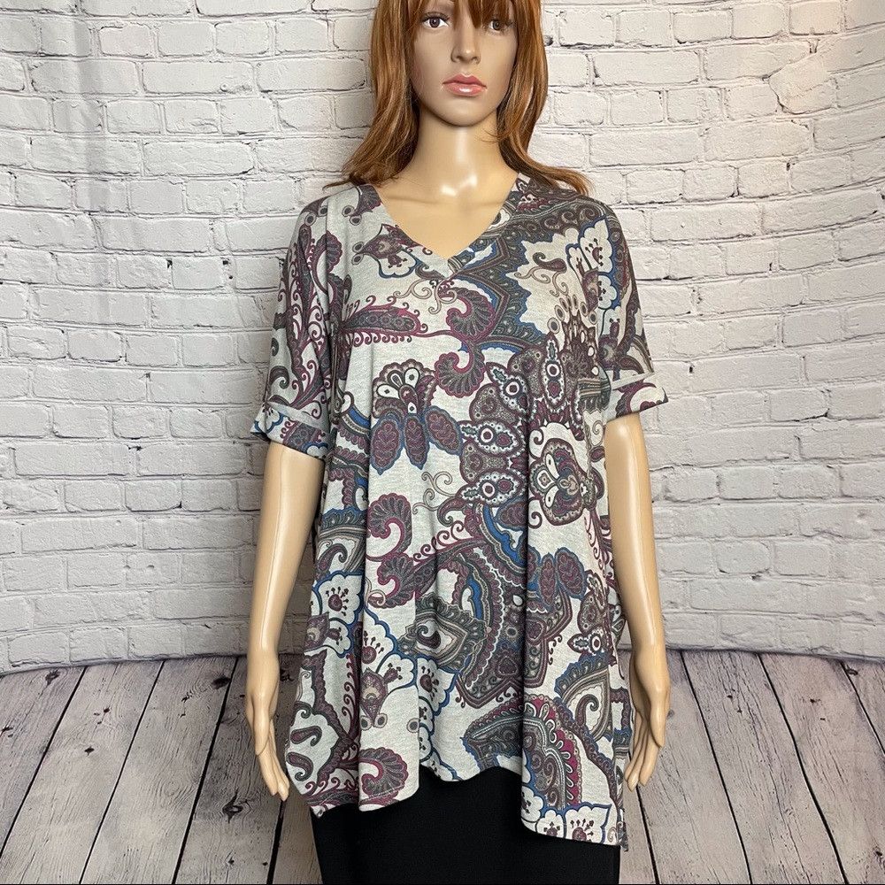 Chicos New Chico's Oversized Paisley V-neck Top Tunic Size XS/S Size S / US 4 / IT 40 - 1 Thumbnail