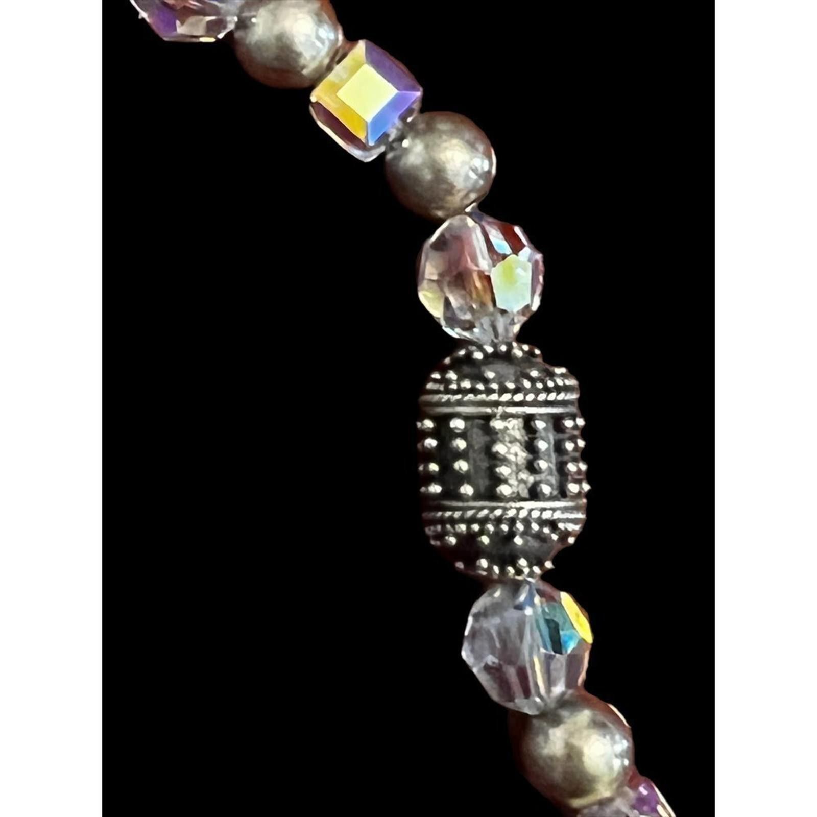 The Unbranded Brand Aurora Borealis and Gold Bead Toggle Bracelet Size ONE SIZE - 3 Thumbnail