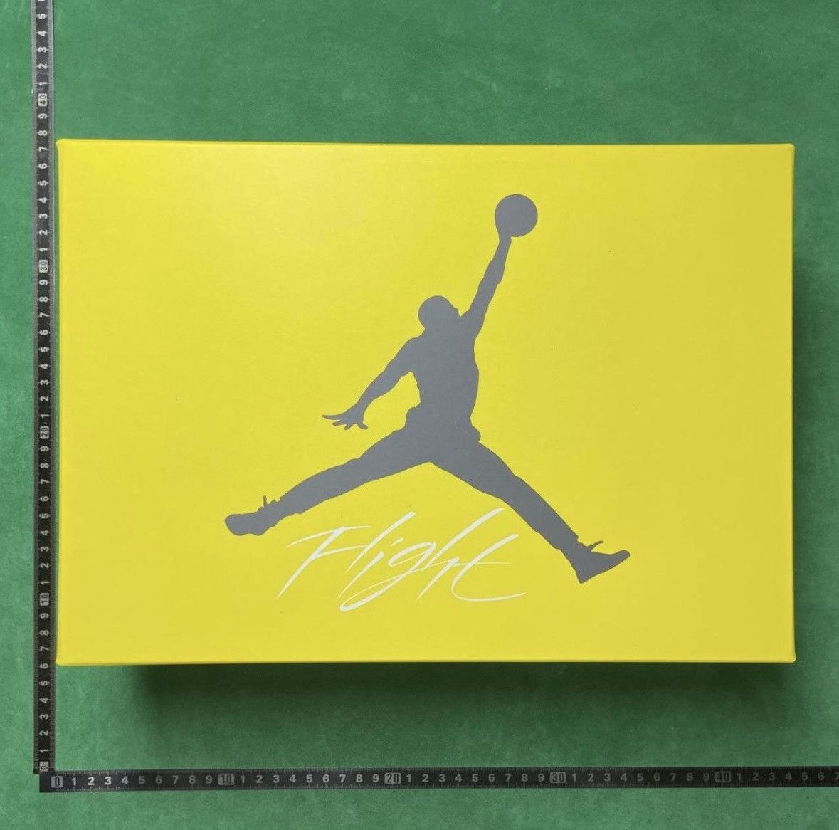Jordan Brand Air Jordan 4 ‘Lighting’ Size US 11 / EU 44 - 4 Thumbnail