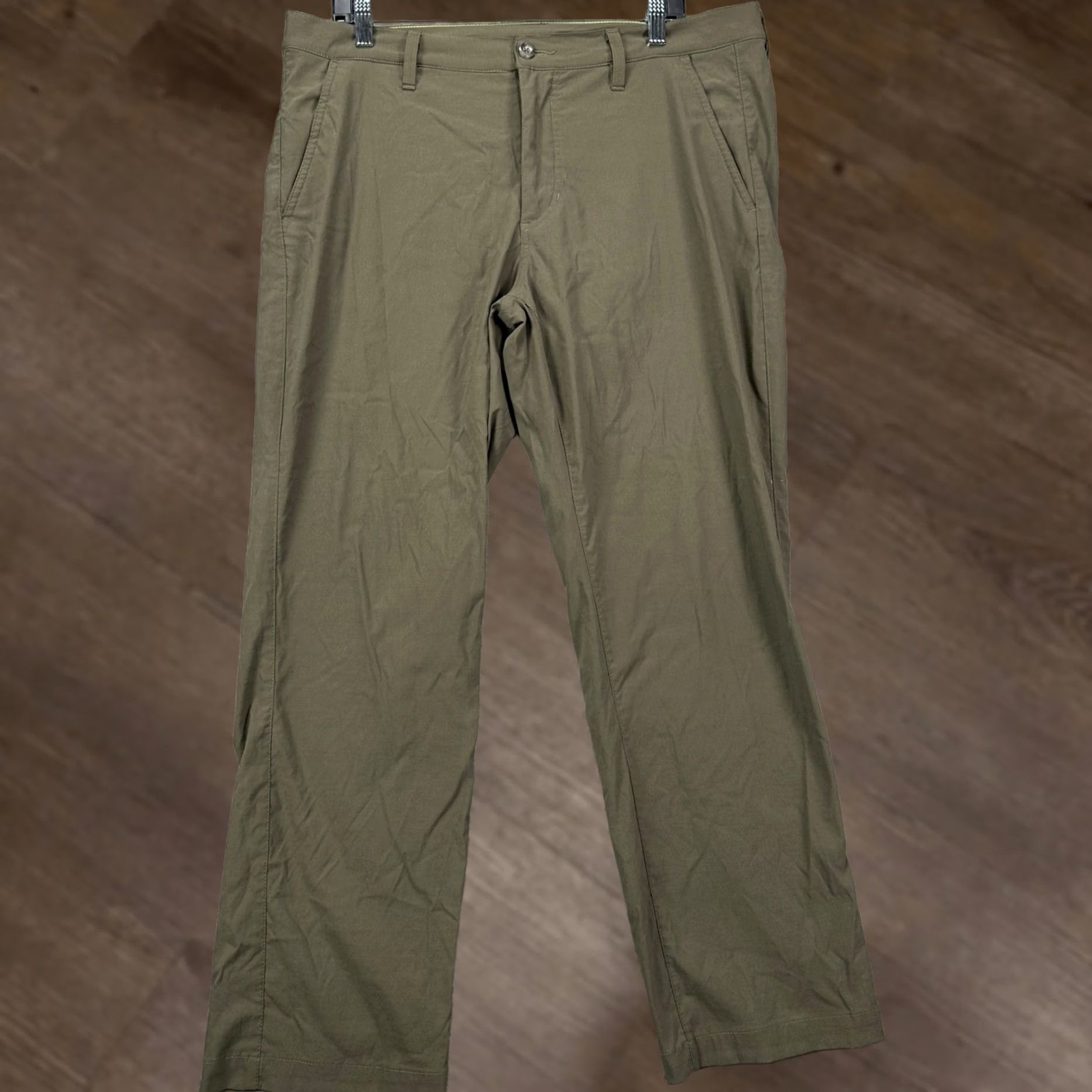 Eddie Bauer Eddie Bauer Mens Pants Hiking Flat Front Chino Straight Leg 35x30 Green Lightweight Stretch Wrinkle Resistant Breathable Travel Casual Workwear EUC Size US 35 - 1 Thumbnail