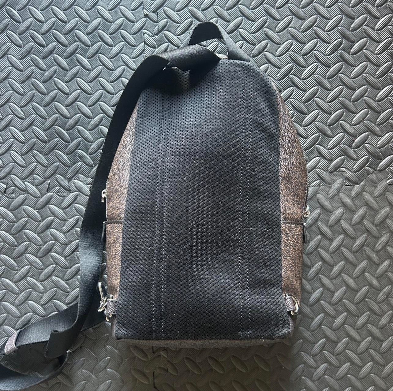 Michael Kors Micheal kors copper logo stripe sling backpack Size 30 - 4 Thumbnail