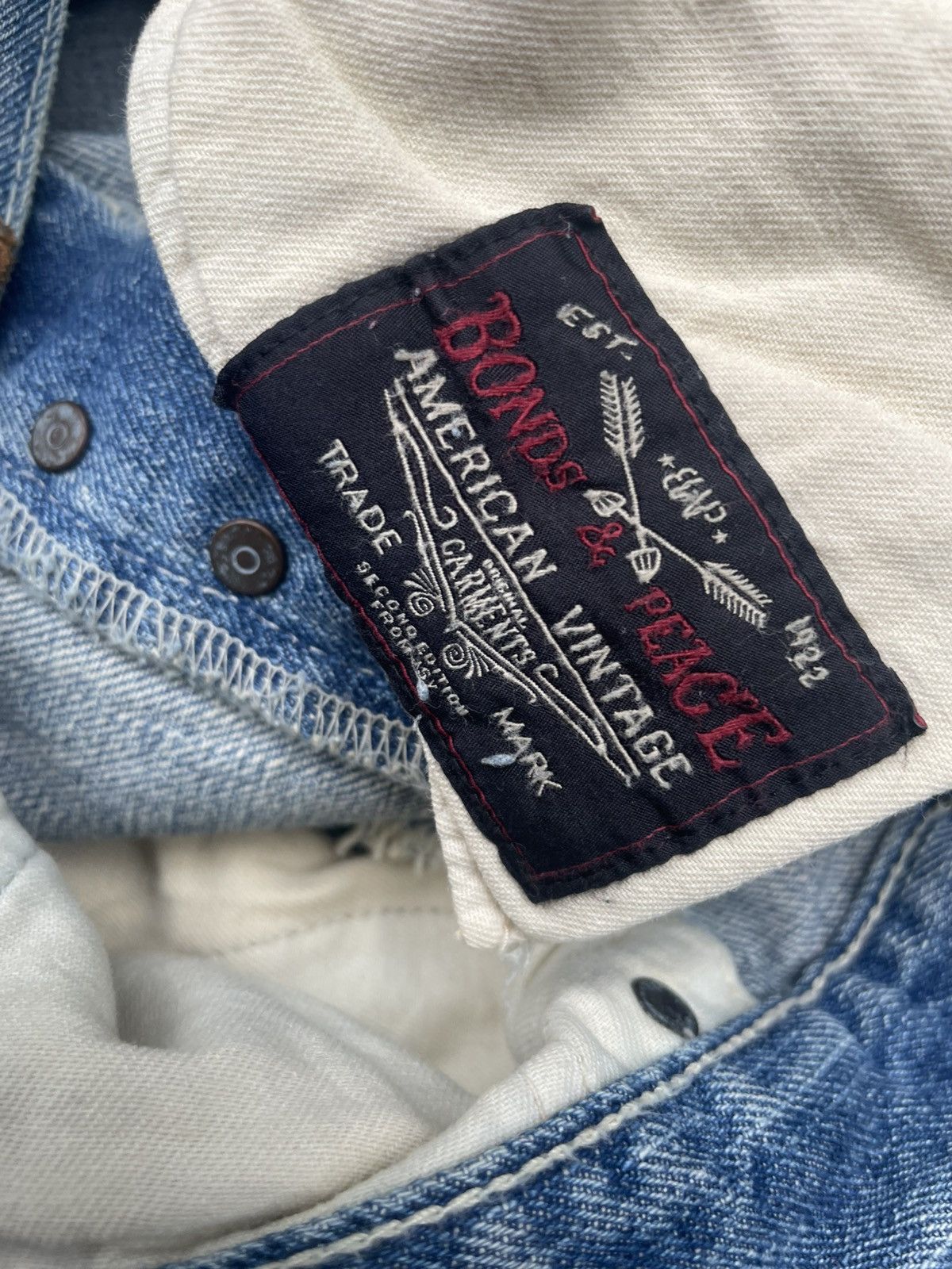 Japanese Brand Bonds & Peace Faded Distresed Jeans Size US 31 - 19 Thumbnail