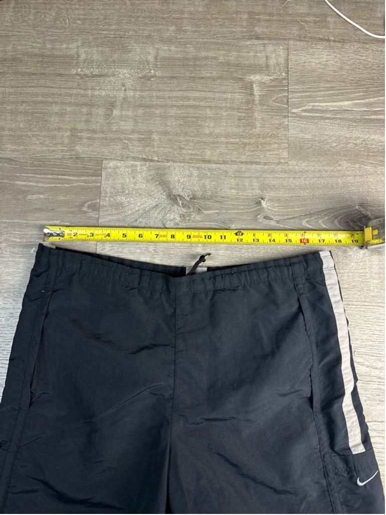Nike Vintage Y2K Nike Shorts Black 32 waist Size US 32 / EU 48 - 4 Thumbnail
