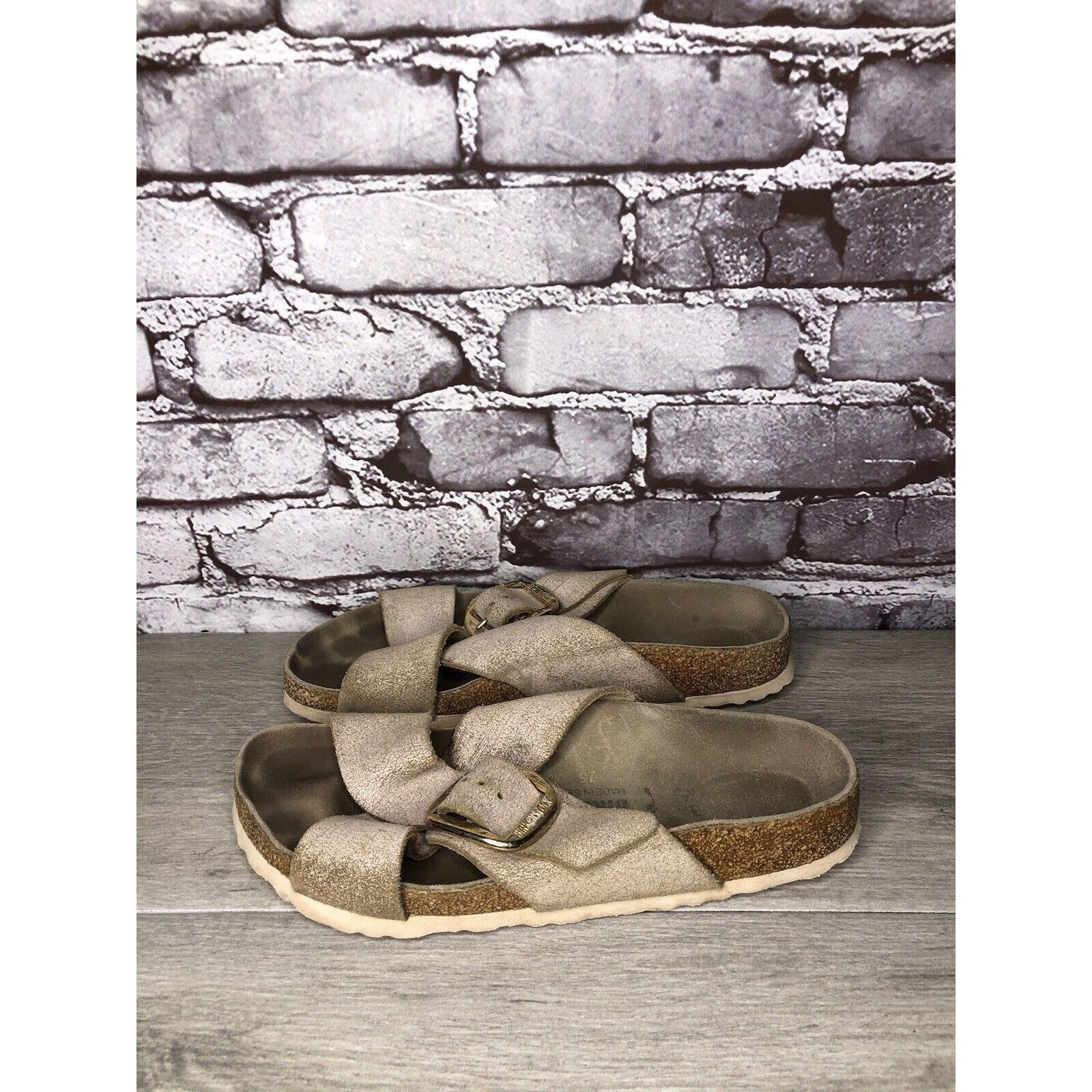 Birkenstock Birkenstock ARIZONA Beige Metallic Leather Strap Slides Sand Size US 7.5 / IT 37.5 - 20 Thumbnail