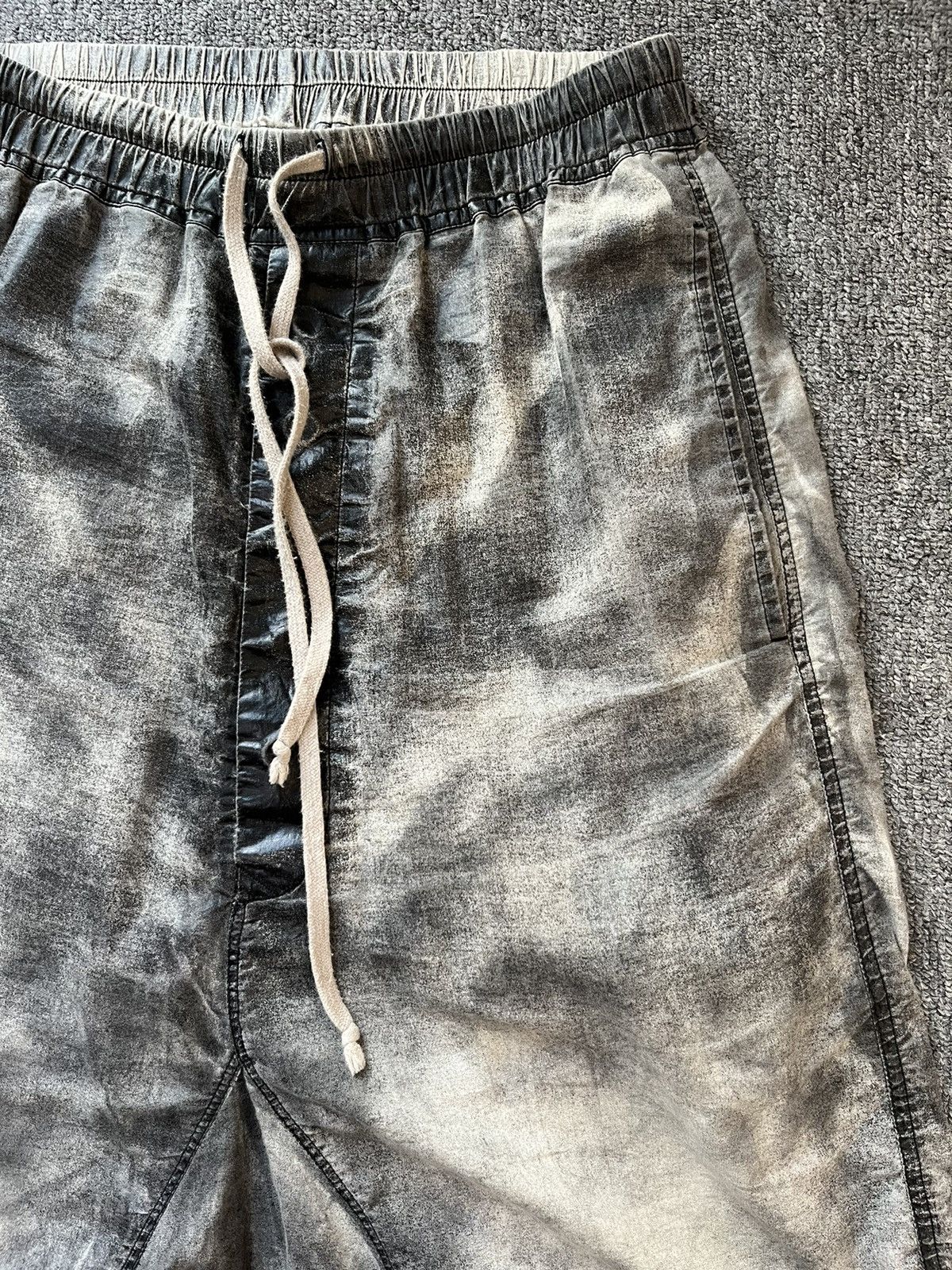 Rick Owens Drkshdw Rick Owens 17ss wax nylon shorts Size US 30 / EU 46 - 2 Thumbnail