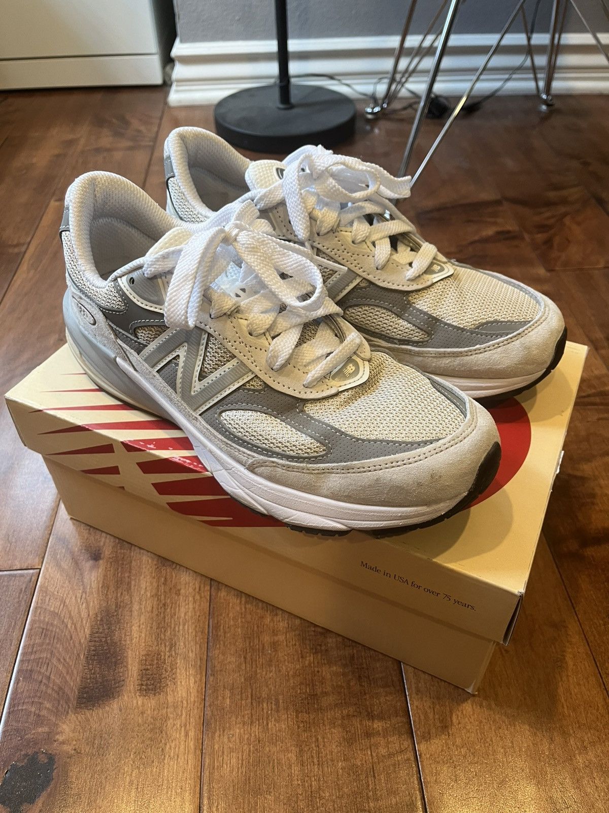 New Balance 990v6 USA 9 grey white Size US 9 / EU 42 - 1 Thumbnail