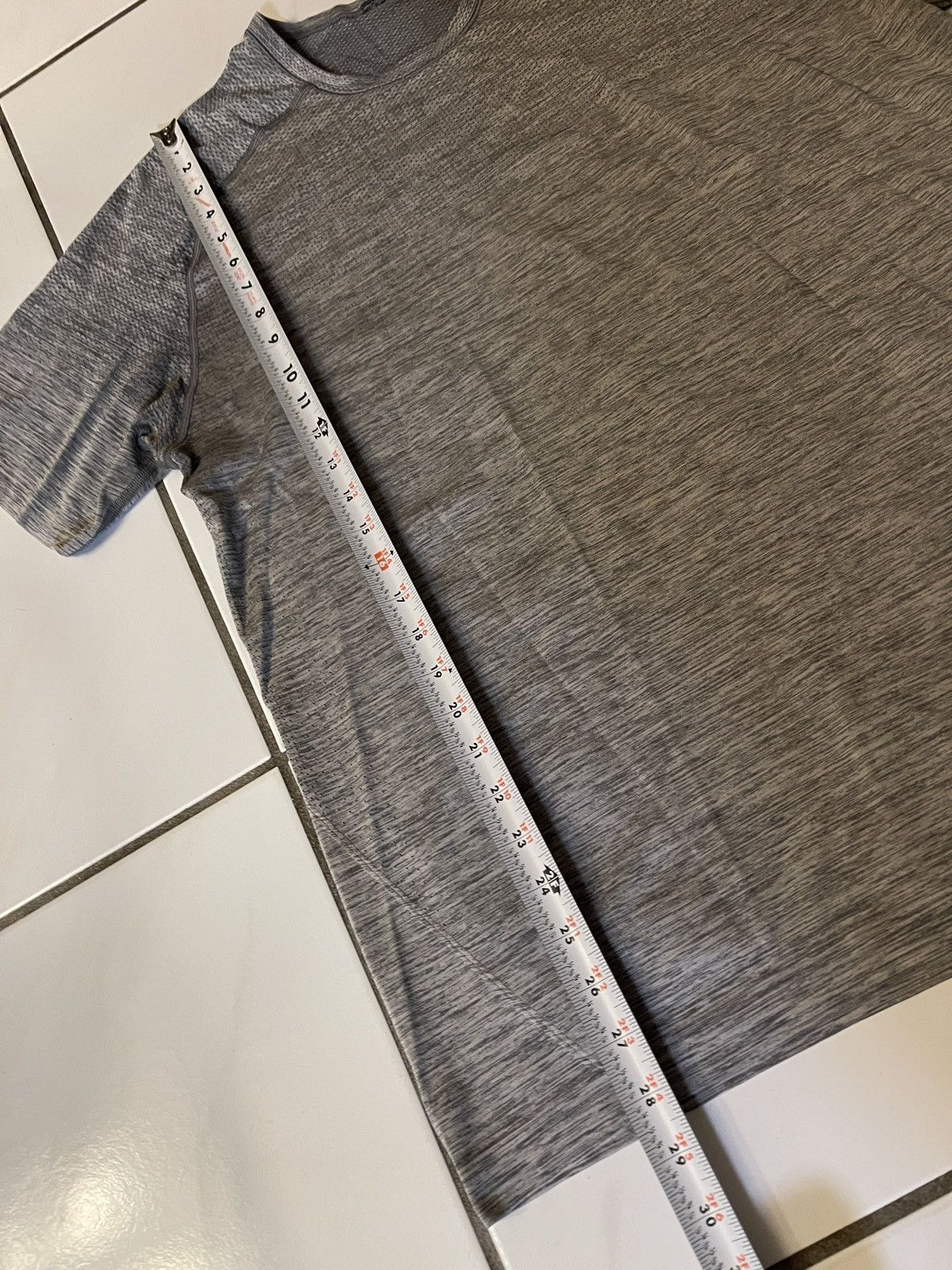 Lululemon Lululemon T Shirt Mens XL Gray Gym Workout Active Size US XL / EU 56 / 4 - 5 Thumbnail