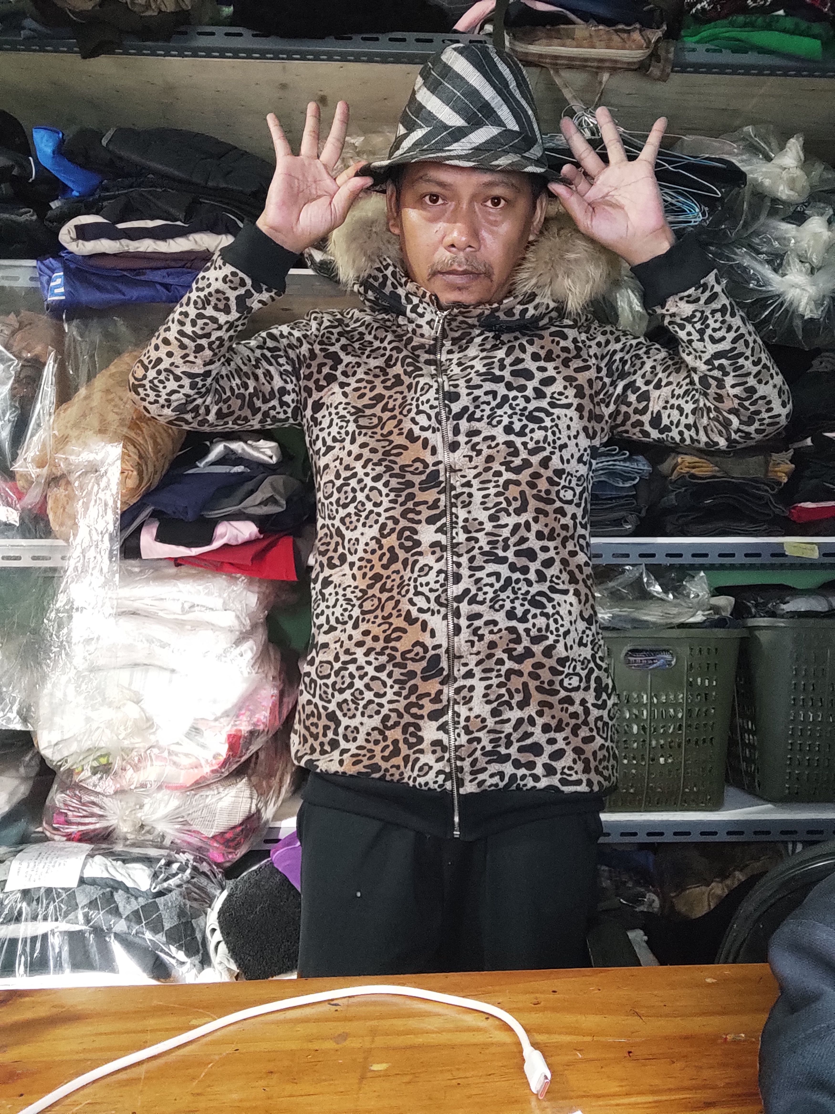 Hysteric Glamour Icinoo Leopard Faux Fur Zip Hoodie Lgb style Japanese punk Size US S / EU 44-46 / 1 - 22 Thumbnail