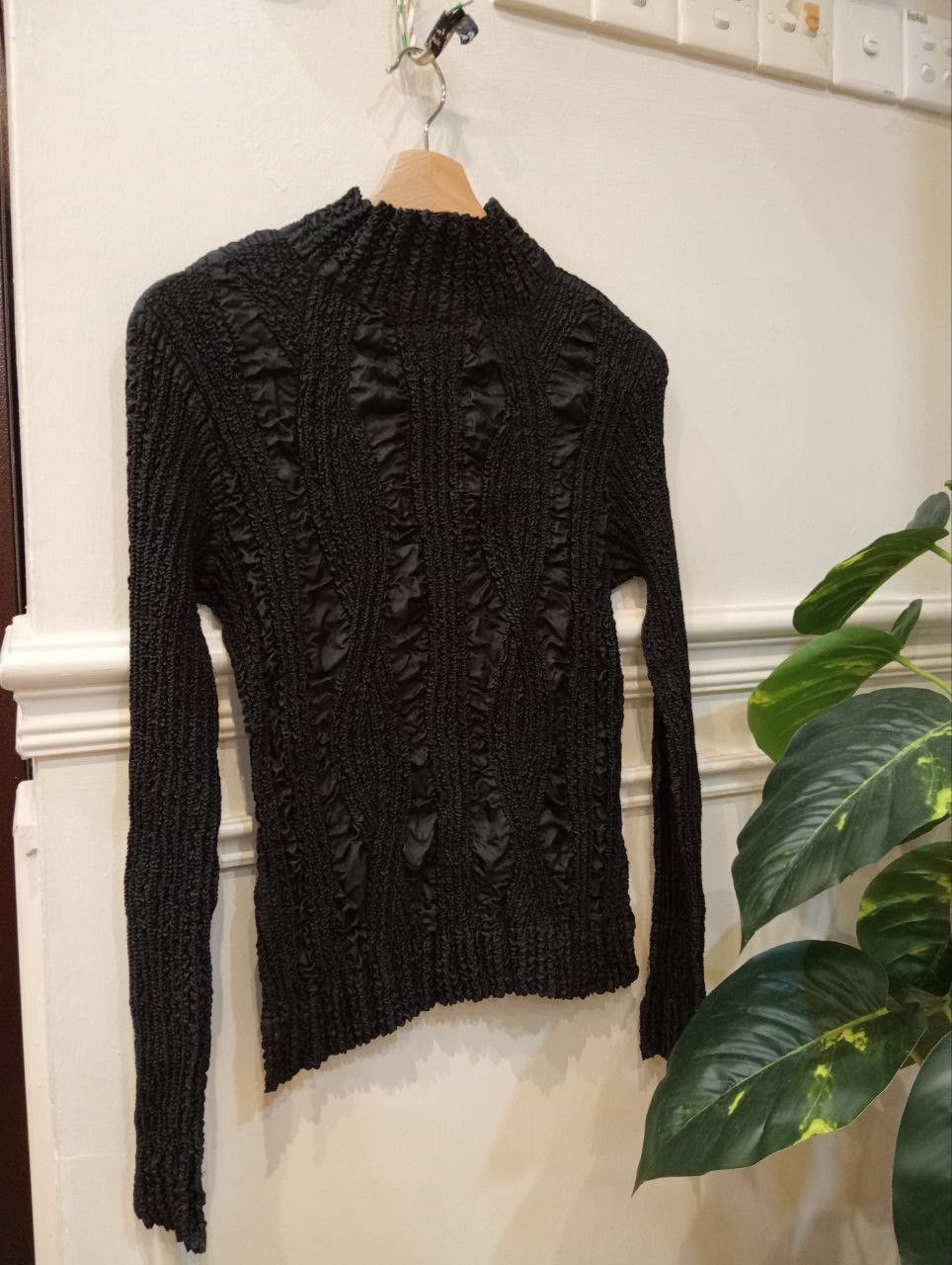 Japanese Brand JAPANESE PEPLUM BY YOSHIKI HISHINUMA PLEATED TURTLE NECK Size ONE SIZE - 1 Thumbnail