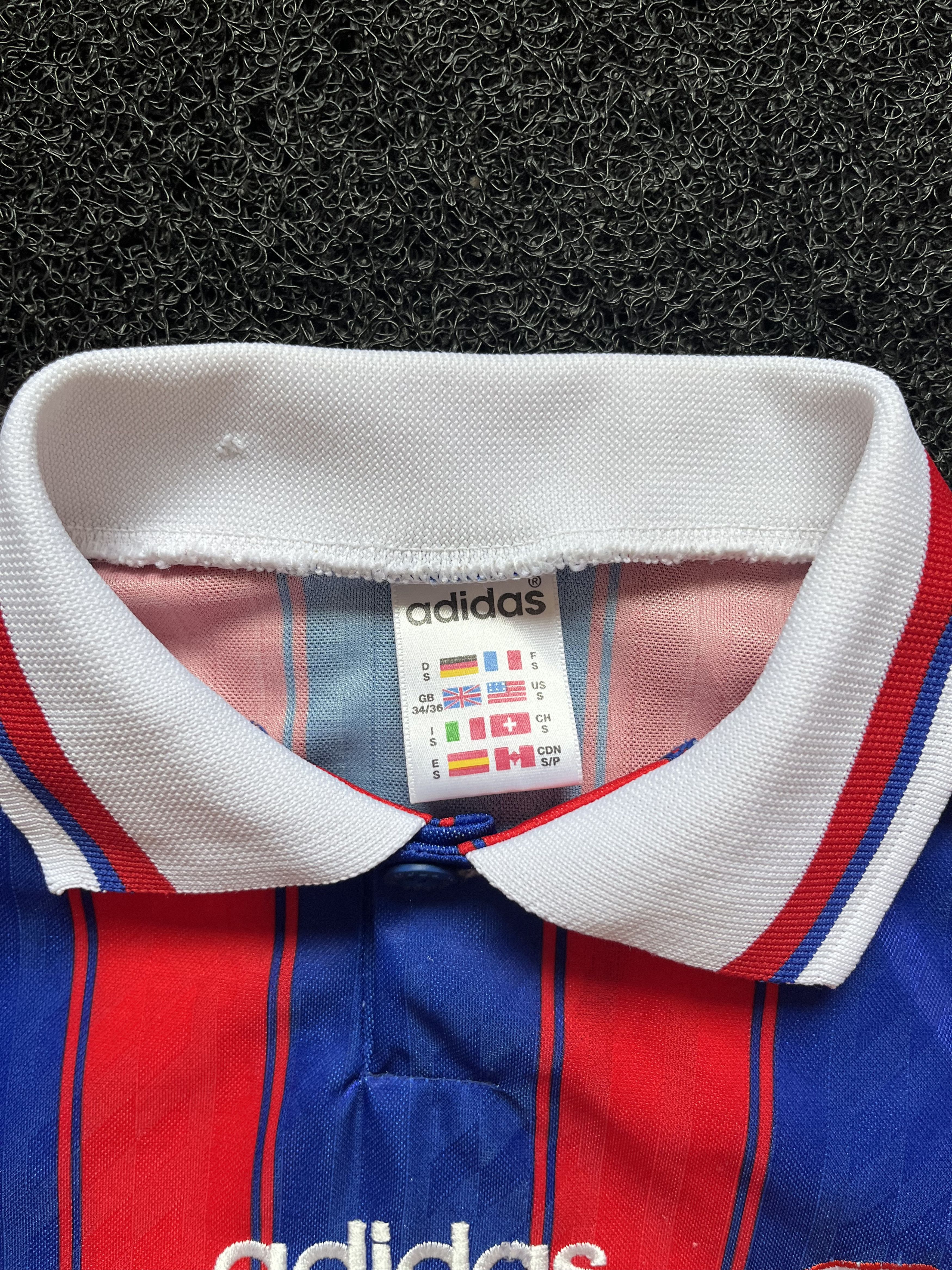 Adidas BAYERN MUNICH 1995-1997 HOME SOCCER SHIRT JERSEY ADIDAS Size US S / EU 44-46 / 1 - 4 Thumbnail