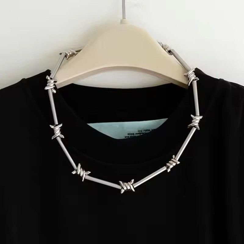 Jewelry × Vintage Bamboo Festival Metal Tie Thorns Spur Necklace Size ONE SIZE - 1 Thumbnail