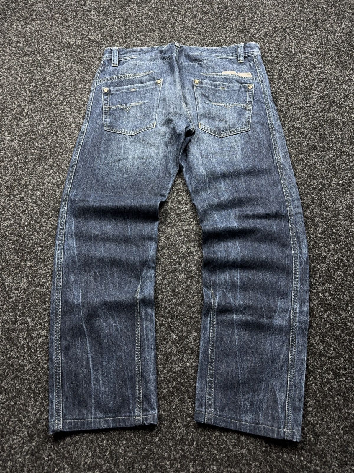 Diesel Luxury 00s Diesel Darron Distressed Y2K Slim Tapered Jeans Size US 33 - 11 Thumbnail