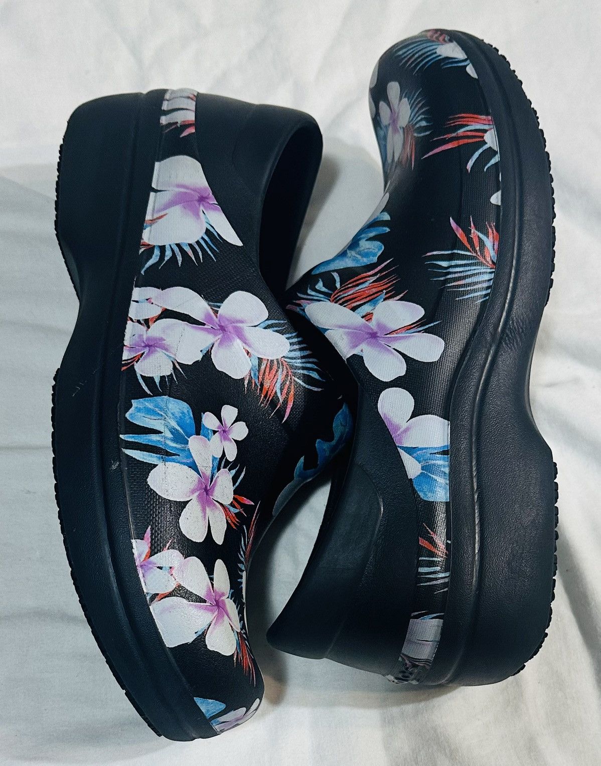 Crocs neria pro ii graphic clog on sale