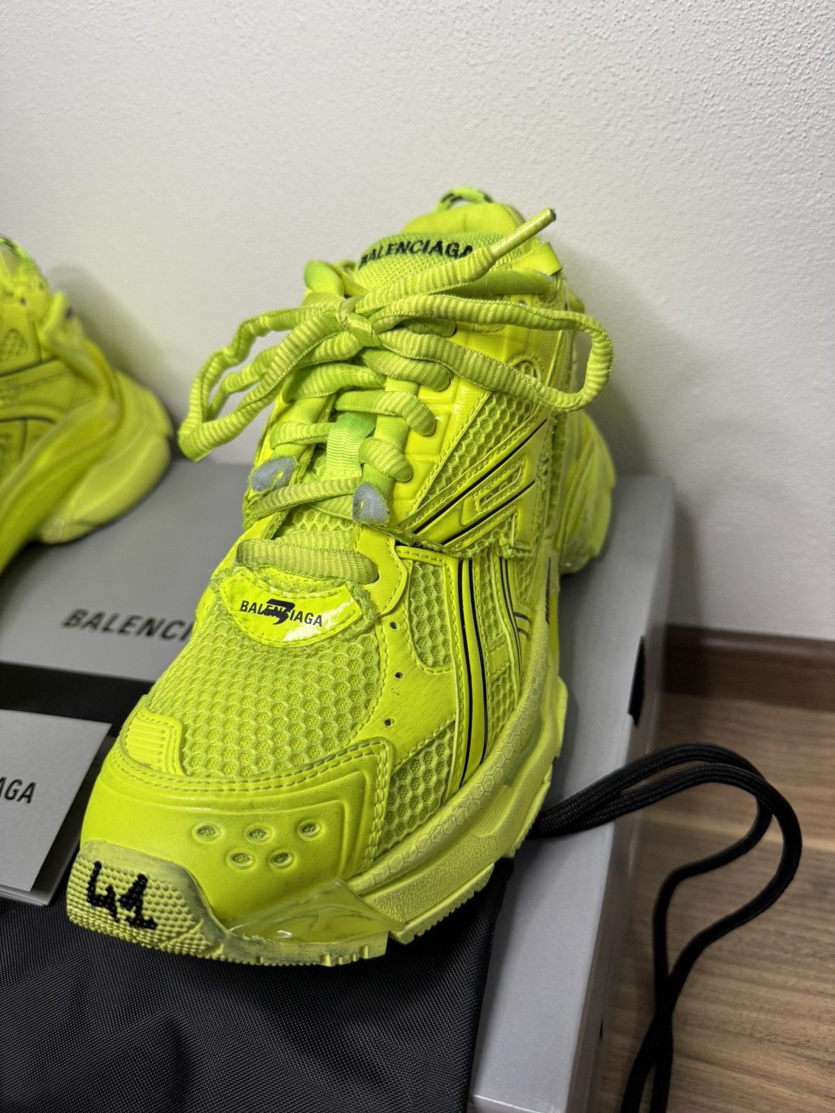 Balenciaga Balenciaga runner (FLUO) Size US 8 / EU 41 - 14 Thumbnail
