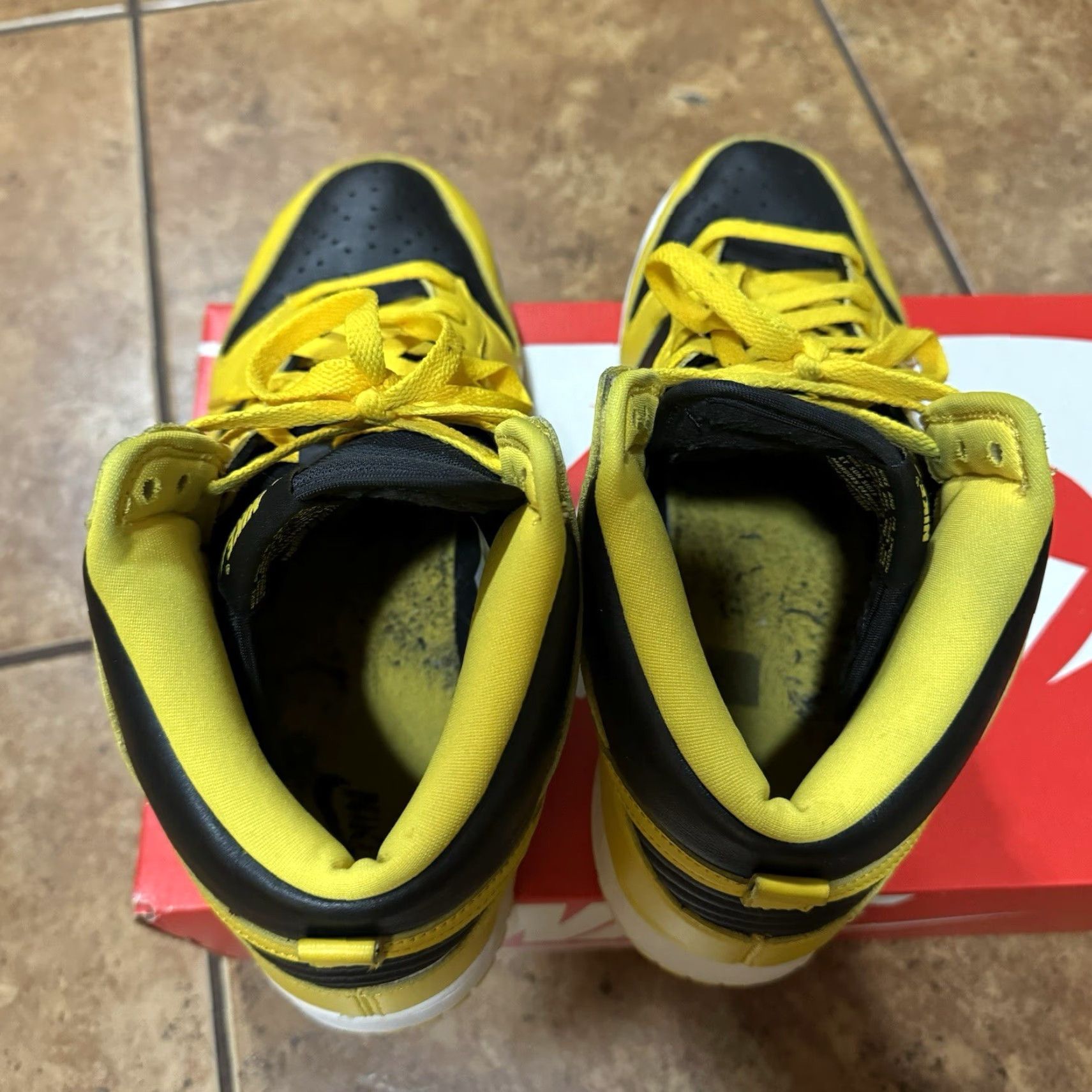 Nike **Nike Dunk High SP Varsity Maize Iowa Size 13 Wu Tang Yellow Black** User: **Nike Dunk High SP Size 13 Varsity Maize Iowa Wu Tang Yellow Black** Size US 9 / EU 42 - 7 Thumbnail