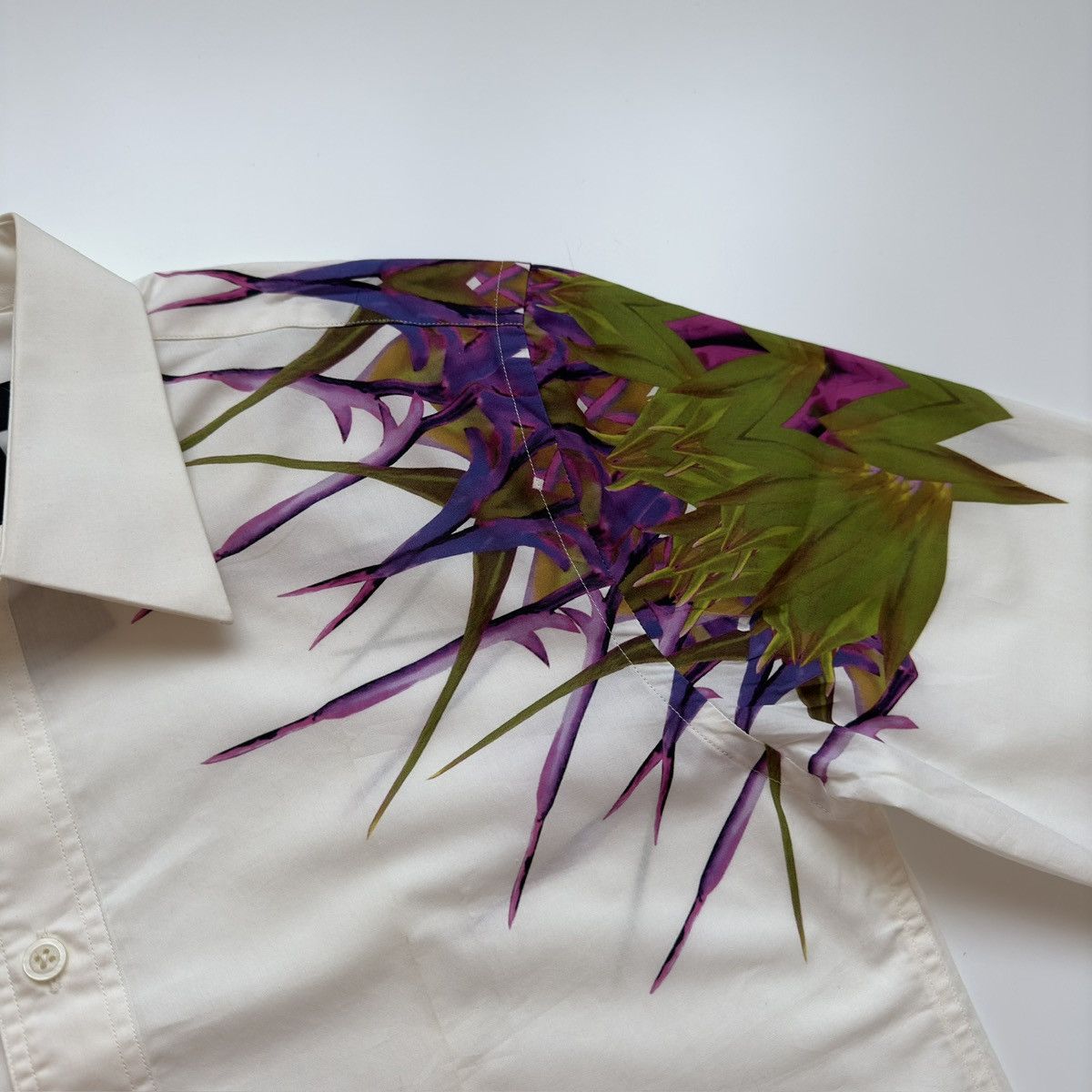 Givenchy S/S 2012 Givenchy Birds of Paradise Button-up Shirt Size US S / EU 44-46 / 1 - 5 Thumbnail