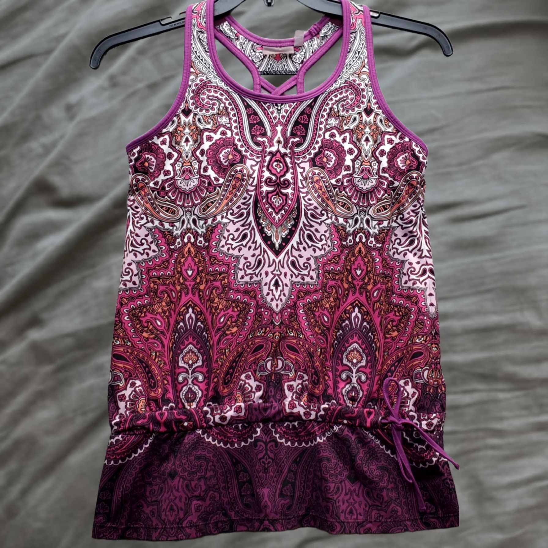 Athleta Athleta Tank Top Womens S Multicolor Paisley Wide Strap Racerback Underwired Bra Shirt Womens Size S Paisley Multicolor Racerback Athletic Tank Size S / US 4 / IT 40 - 1 Thumbnail