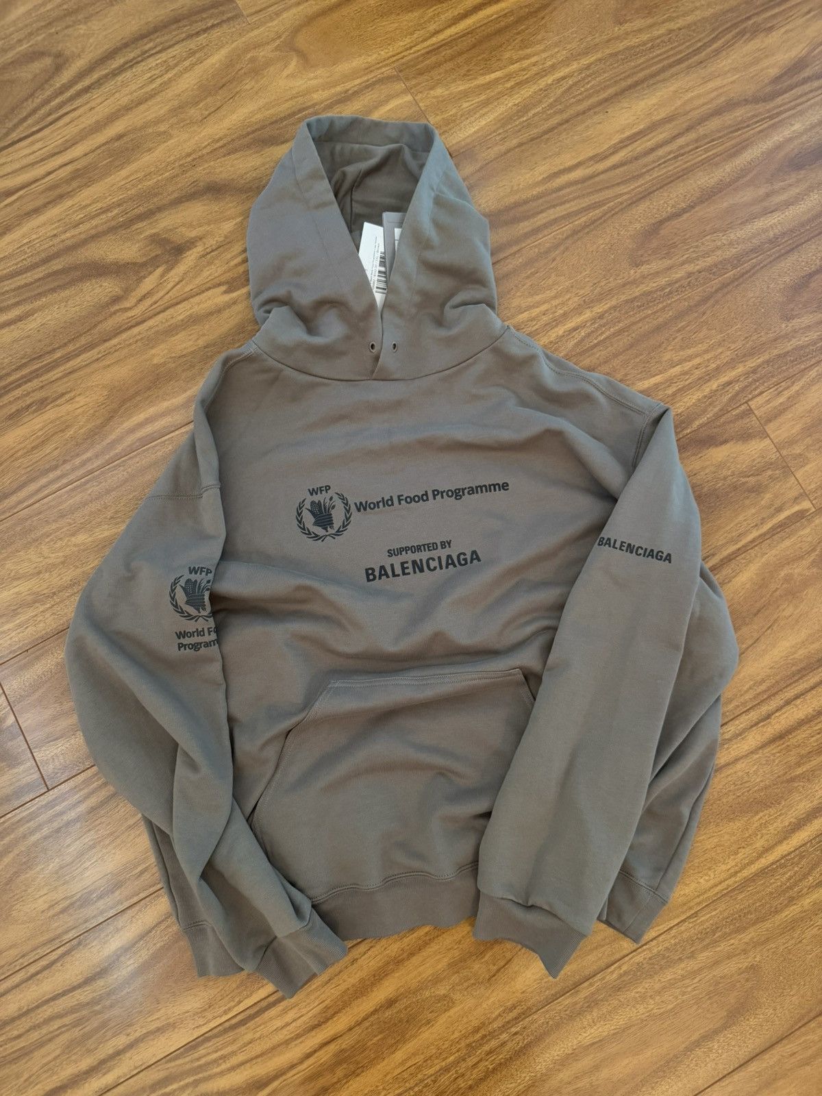 Balenciaga Balenciaga World Food Programme Size US XL / EU 56 / 4 - 1 Thumbnail