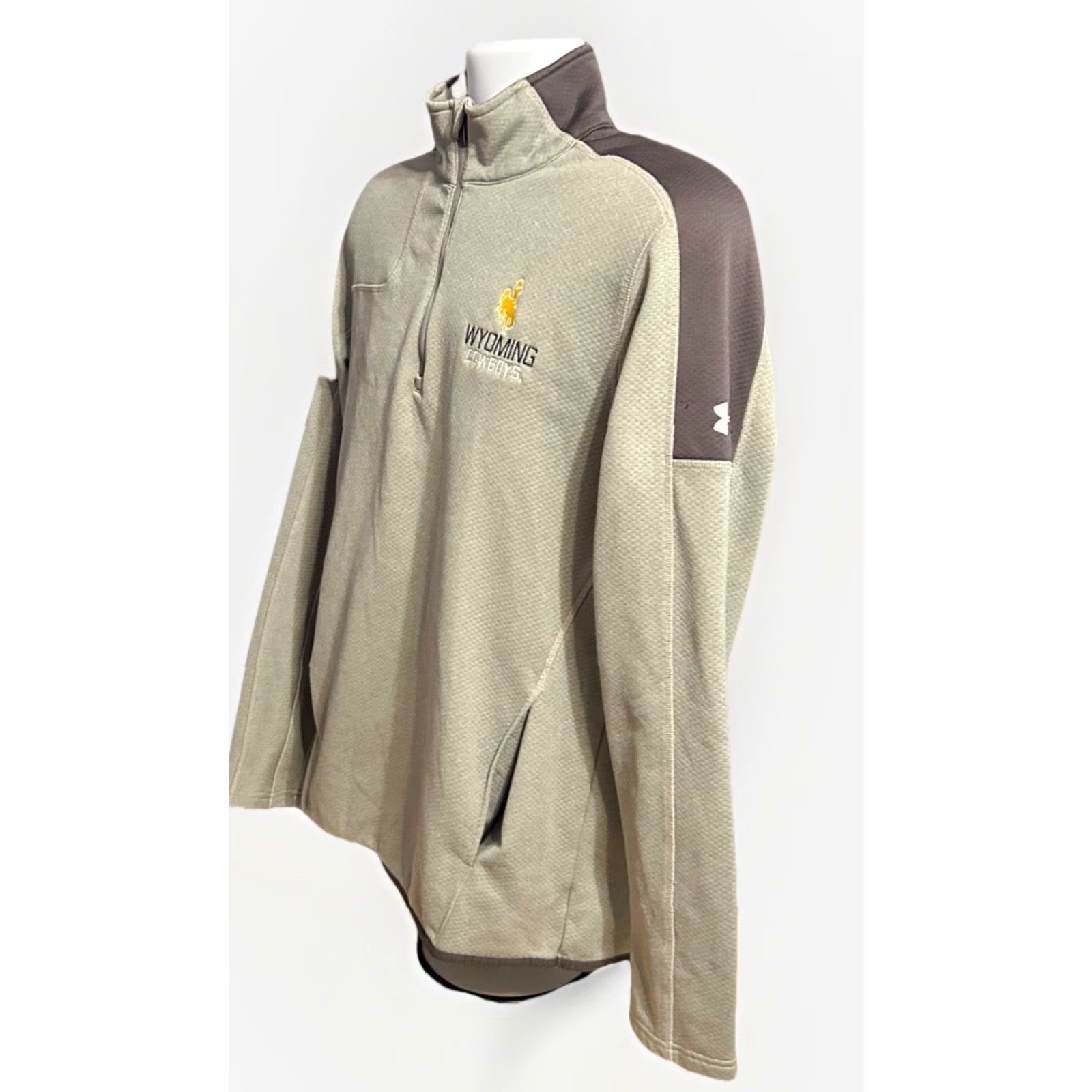 Under Armour VINTAGE University Of Wyoming Cowboys 1/4 Zip Pullover Men Large Gray Under Armour Logo Size US L / EU 52-54 / 3 - 3 Thumbnail
