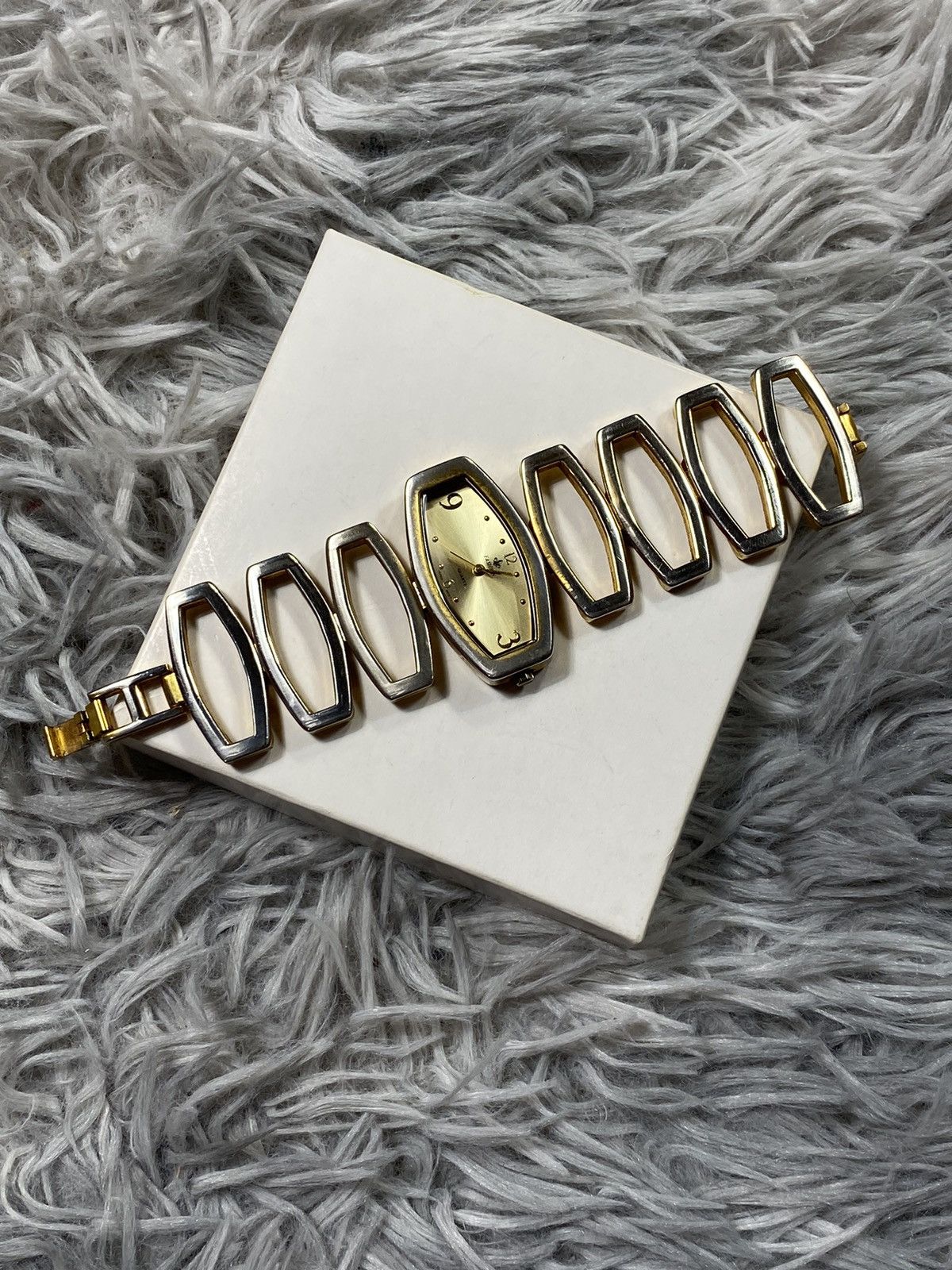 Japanese Brand × Jewelry × Vintage Golden Fashion Bracelet Watch - Japanese Brand Size ONE SIZE - 1 Thumbnail