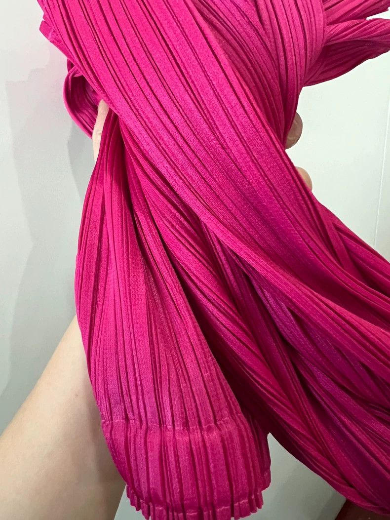 Issey Miyake Issey Miyake size:2 Rose-red pleated trousers Size 22" - 3 Thumbnail