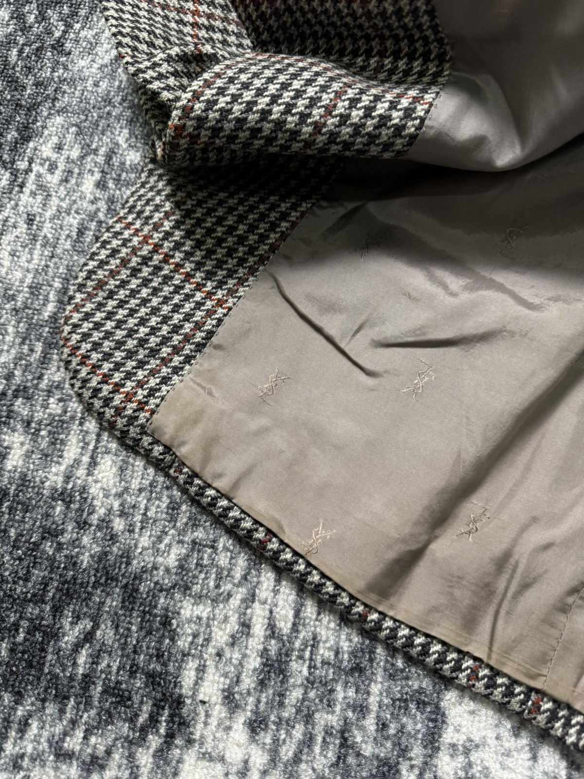 Vintage × Yves Saint Laurent Vintage Yves Saint Laurent Men's Houndstooth Blazer Jacket Size 44L - 11 Thumbnail