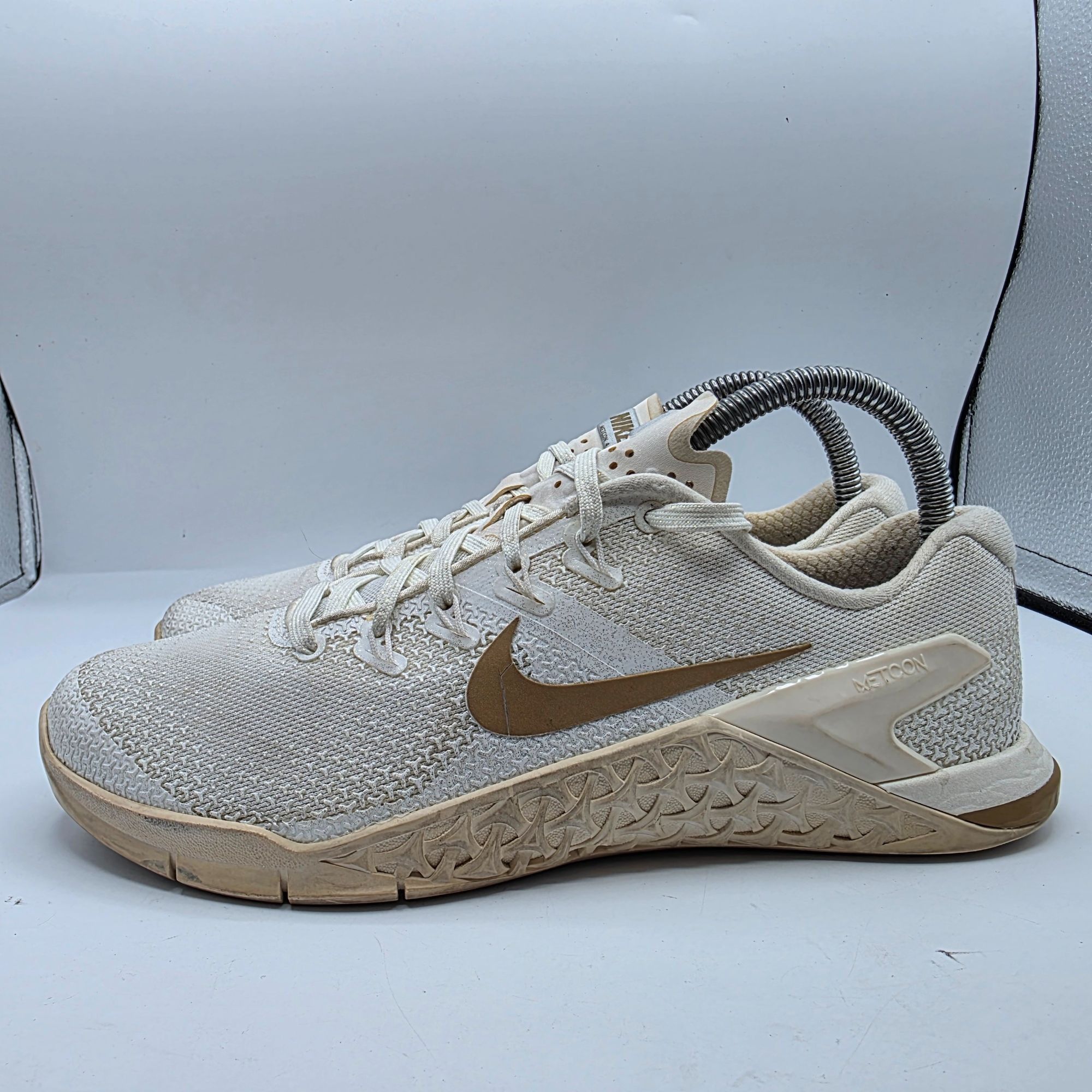 Nike Nike Metcon 4 Womens Size 8 Champagne Metallic Gold Training Size US 8 / IT 38 - 13 Thumbnail
