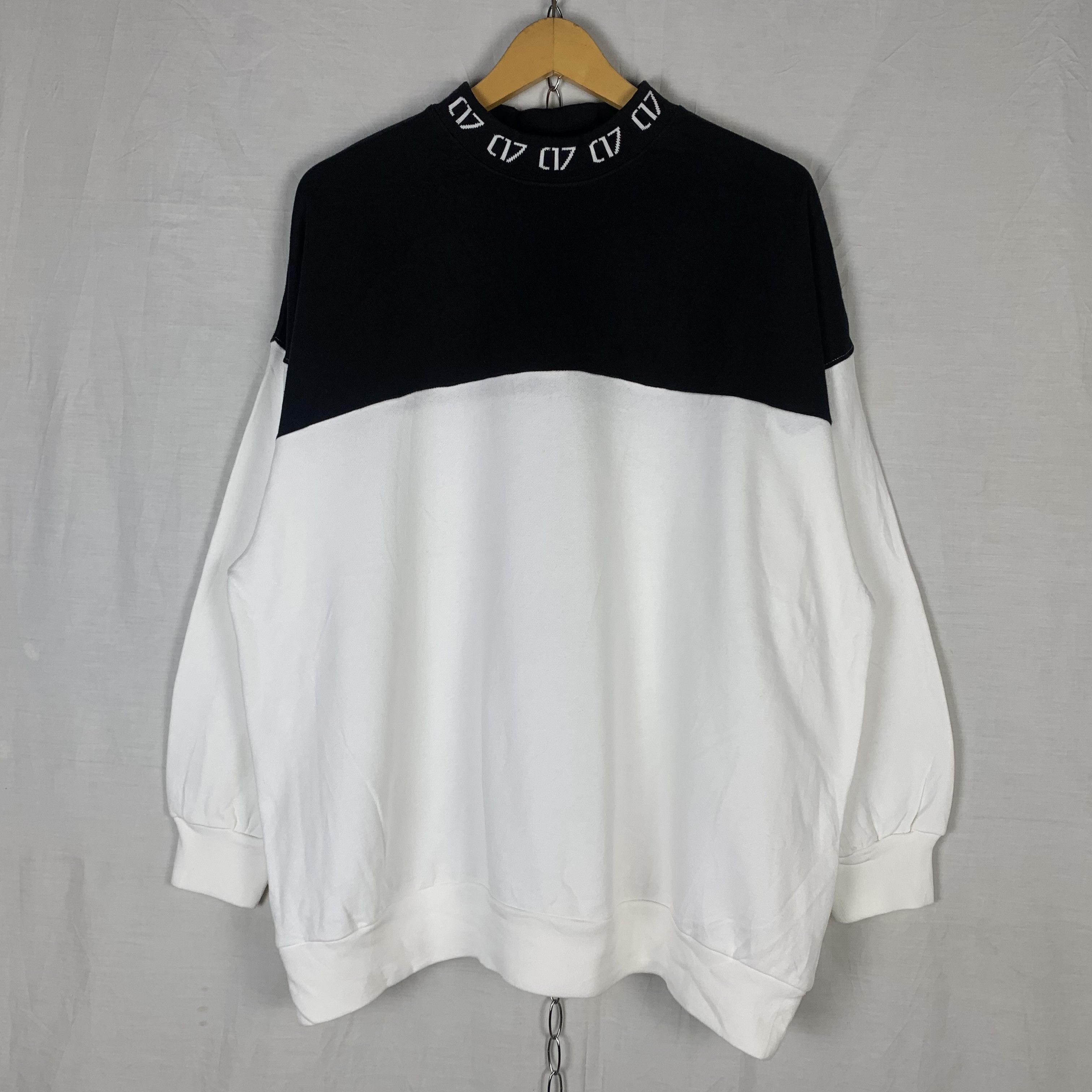 C17 C-SEVENTEEN Sweatshirt Crewneck Two Tone